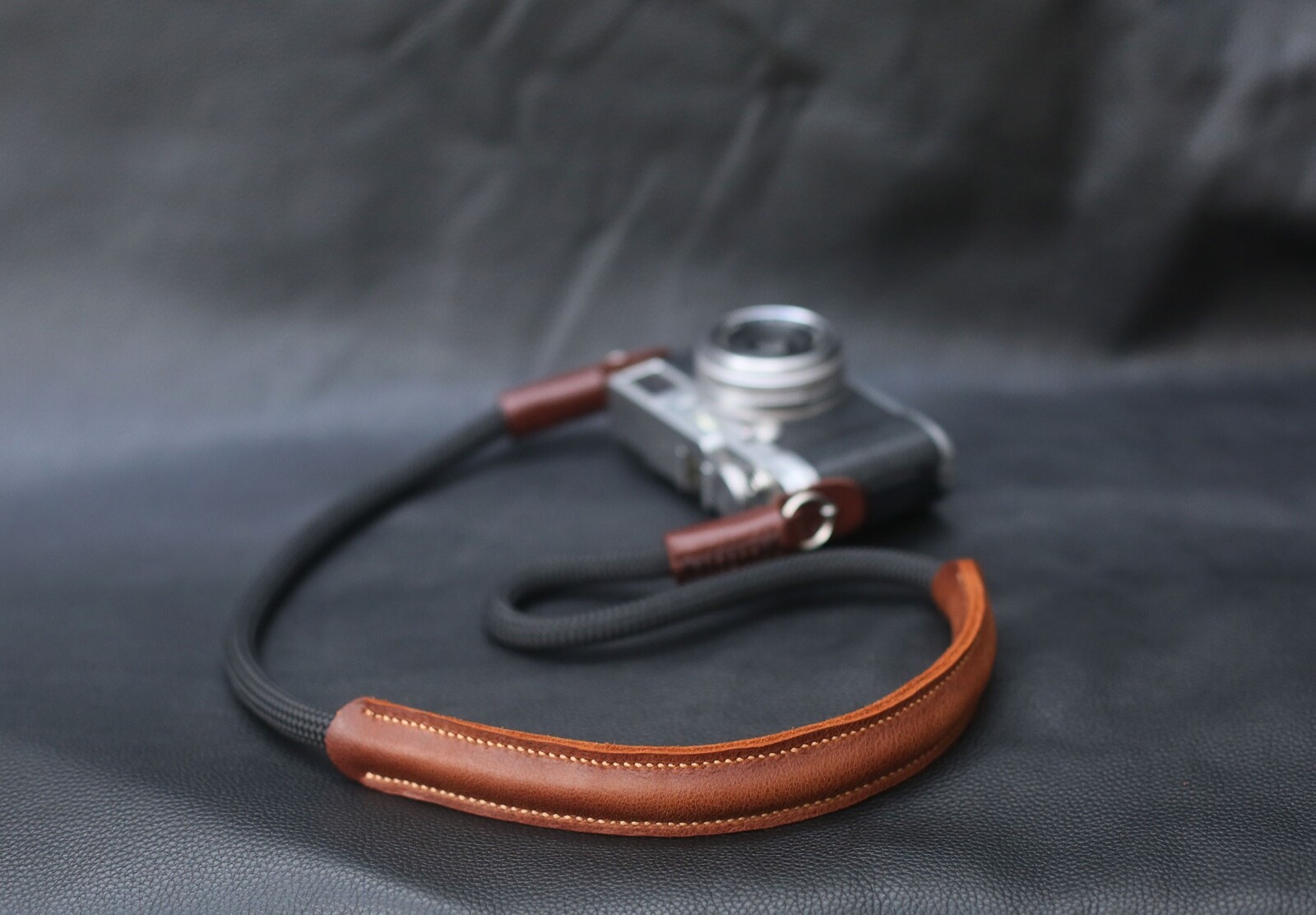 Shoulder pad black rope depressurize camera neck strap