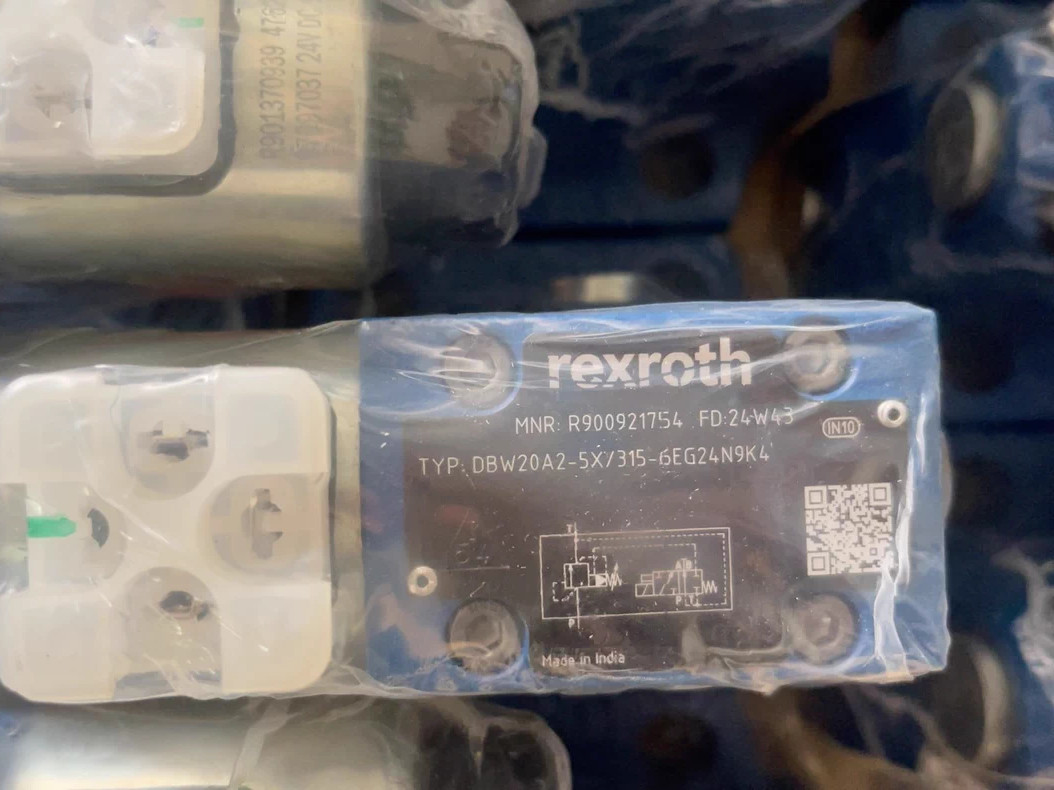 1PC New Rexroth R900921754 DBW20A2-5X/315-6EG24N9K4 overflow valve UPS shipping
