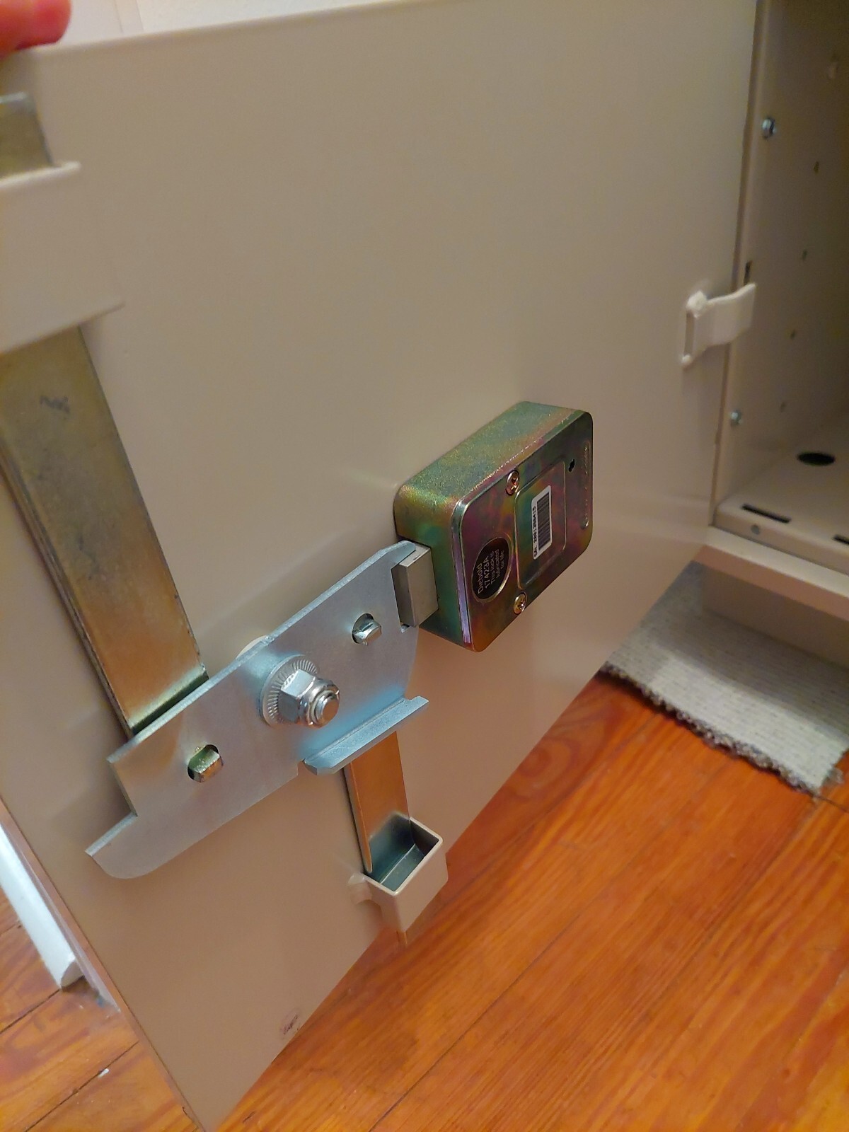 Diebold safe with 2 Drawers And A Safe Area With Key And Code