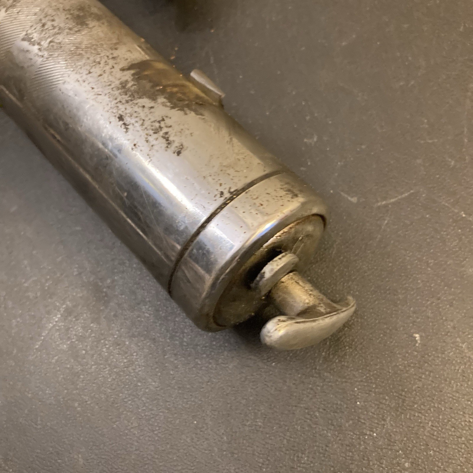 Central Pneumatic Air Grease Gun 219