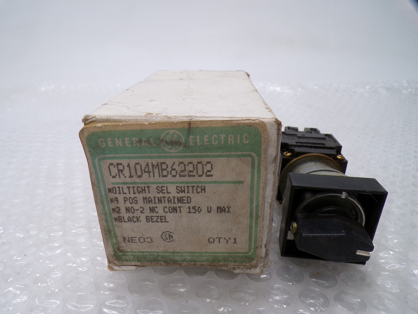 GENERAL ELECTRIC CR104MB62202 SELECTOR SWITCH NSMP