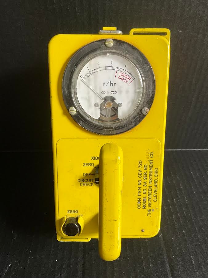 VICTOREEN INSTRUMENT CDV-720 MODEL 3A RADIOLOGICAL SURVEY METER
