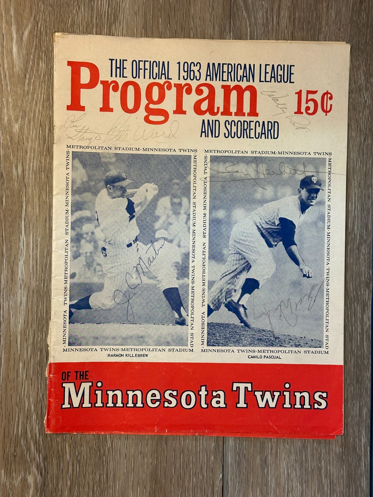 1963 Minnesota Twins official American League Program 15 cents / Signed Auto