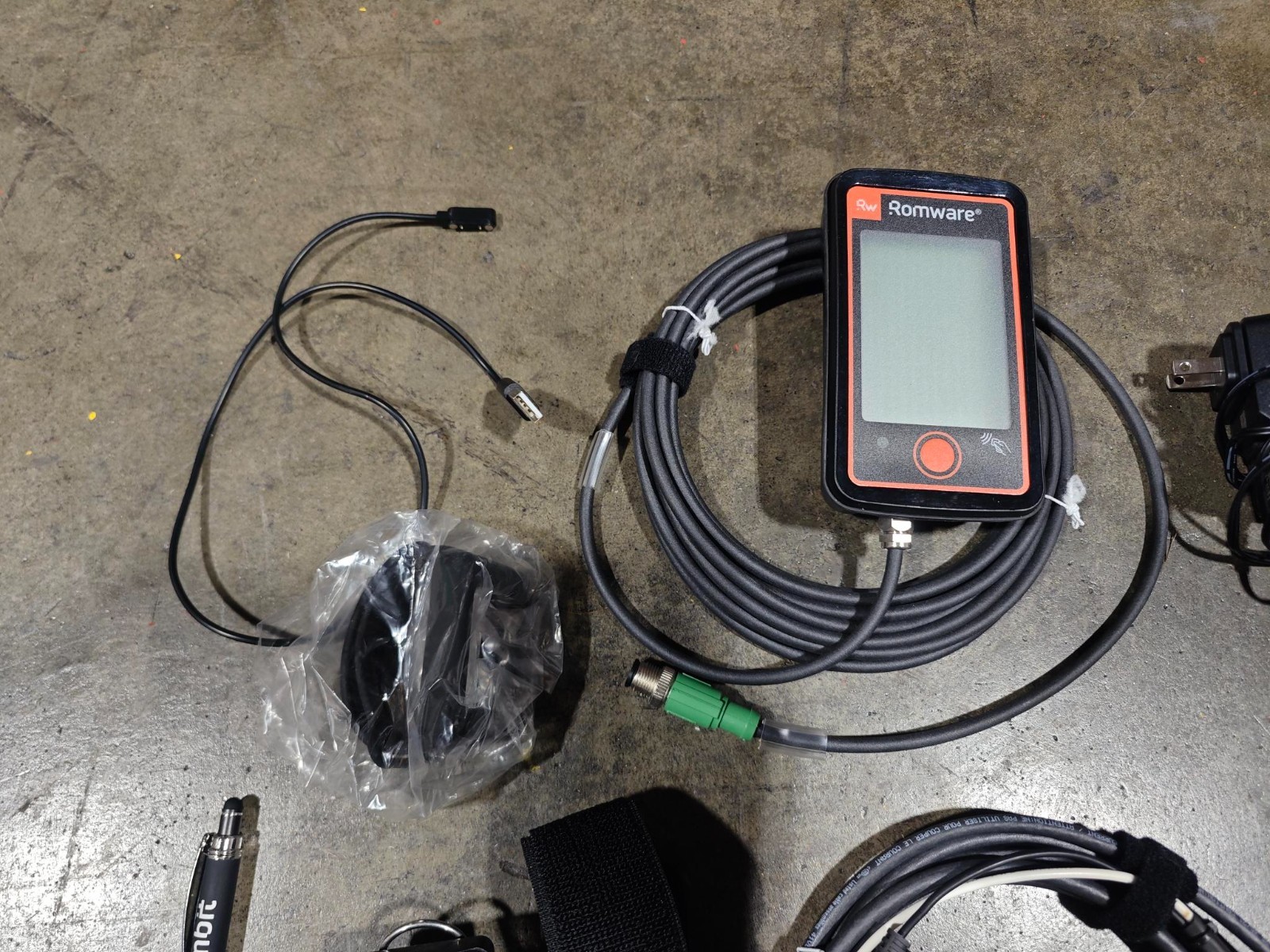 Rombit Romware M-Anchor 100 for Mobile signature equipment tracking device