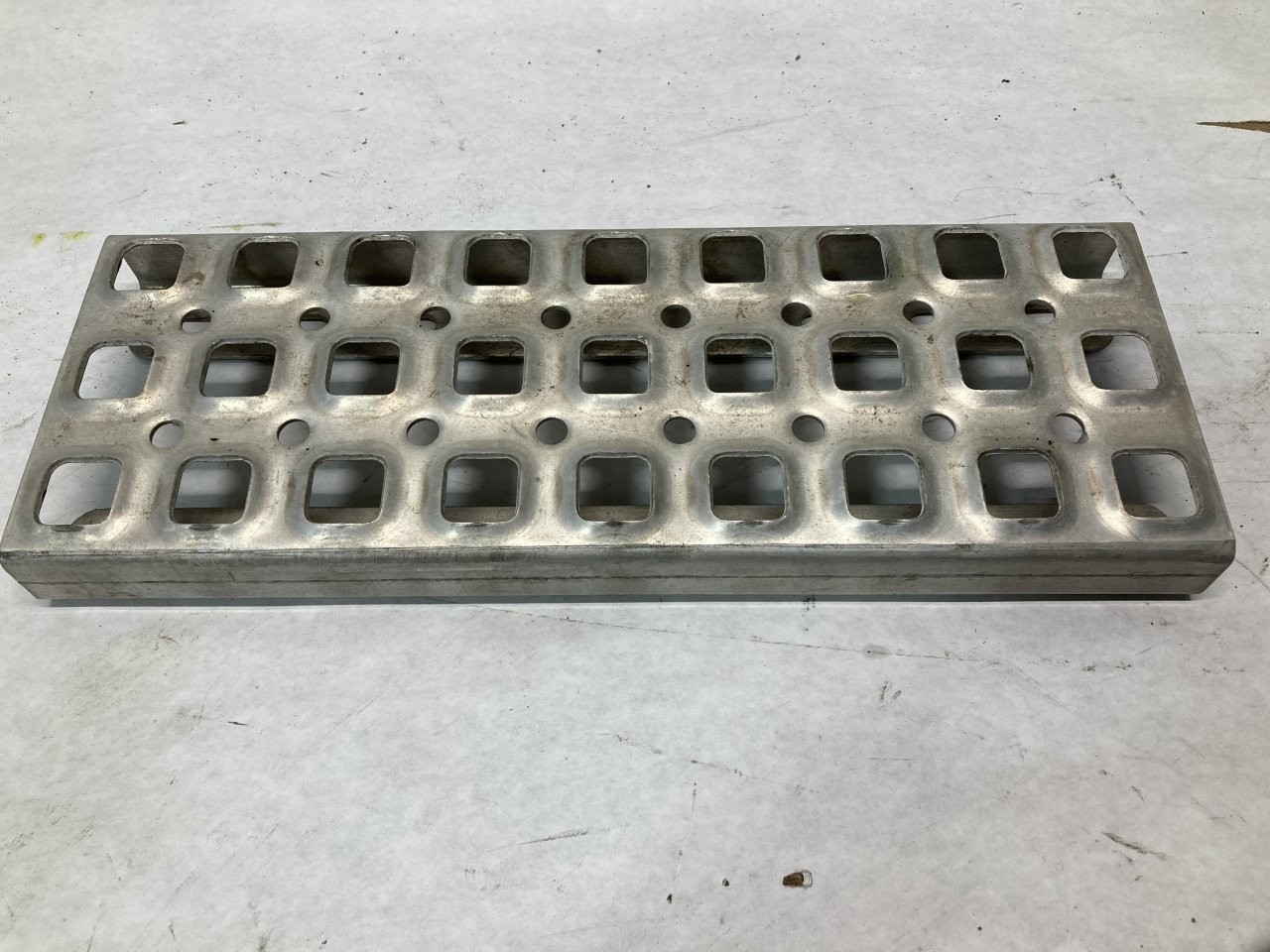 Volvo VNL Step (Frame, Fuel Tank, Faring) - Used
