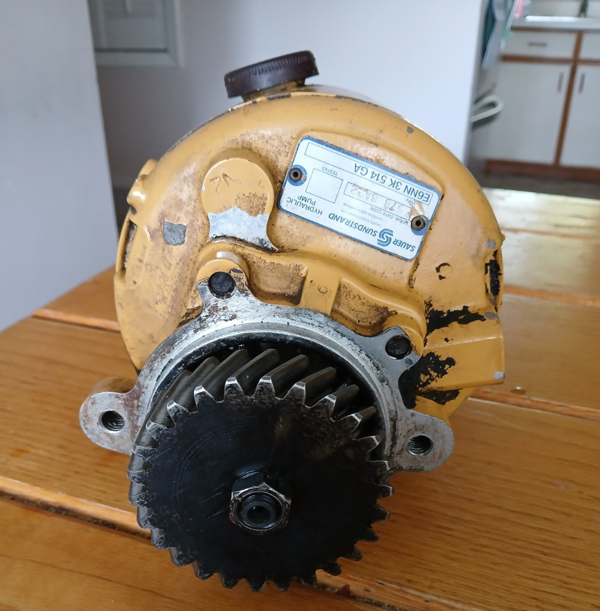 GENUINE SAUER SUNDSTRAND E6NN3K514GA HYDRAULIC STEERING PUMP FOR FORD BACKHOE