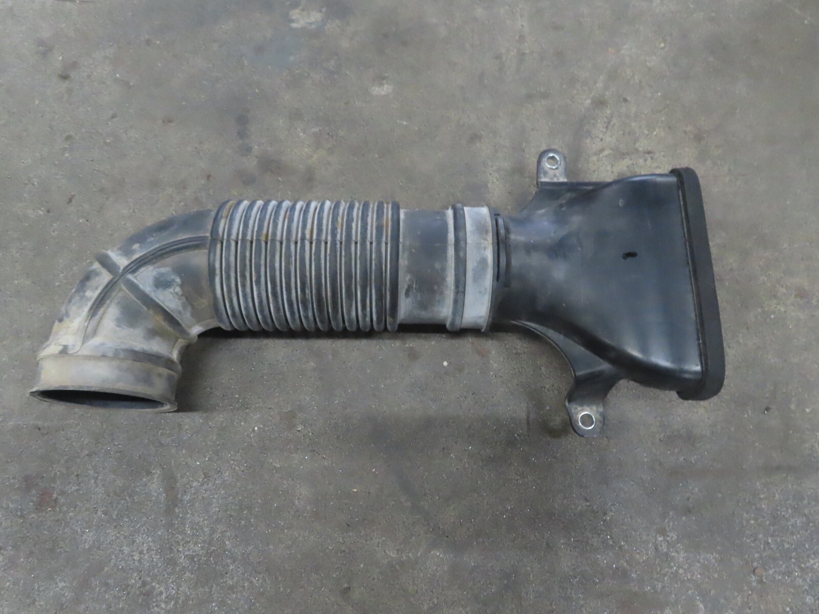 2018 Suzuki Vitara SZ 1.6 Allgrip Petrol - Air Intake Pipe 17092670 (B85)