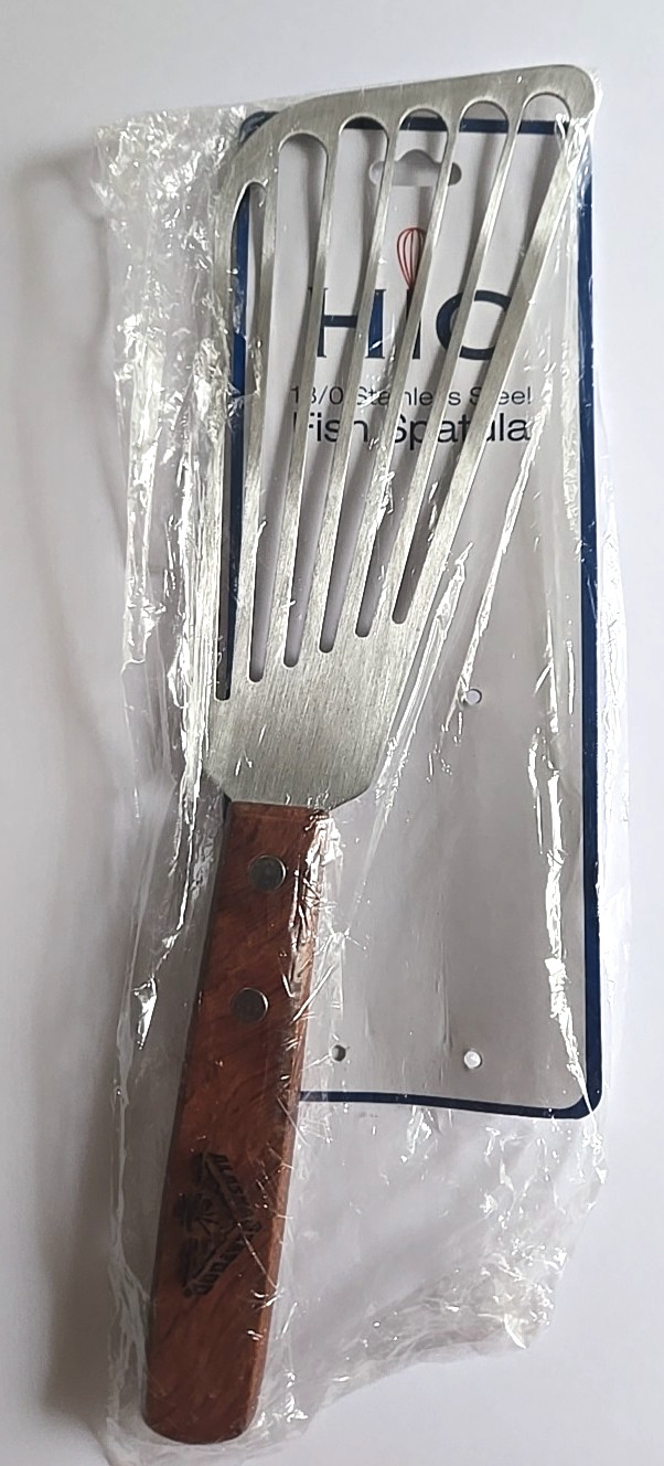 Harold Import 18/0 Stainless Wood Handle Alaska Seafood Fish Omelets Spatula