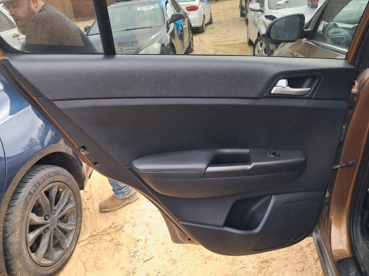 SPORTAGE 2017 Glove Box 5028833
