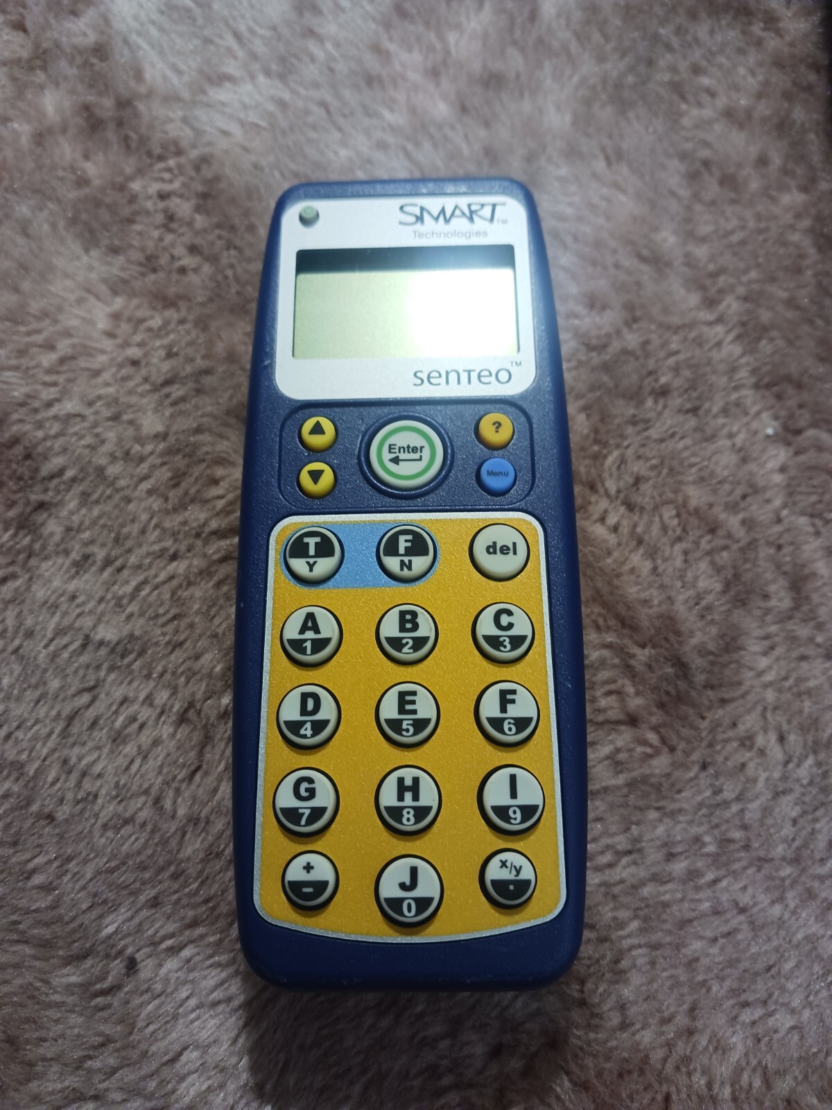 UNTESTED! Lot 24 - Smart Technologies Senteo Remote Model: 03-00098-20A