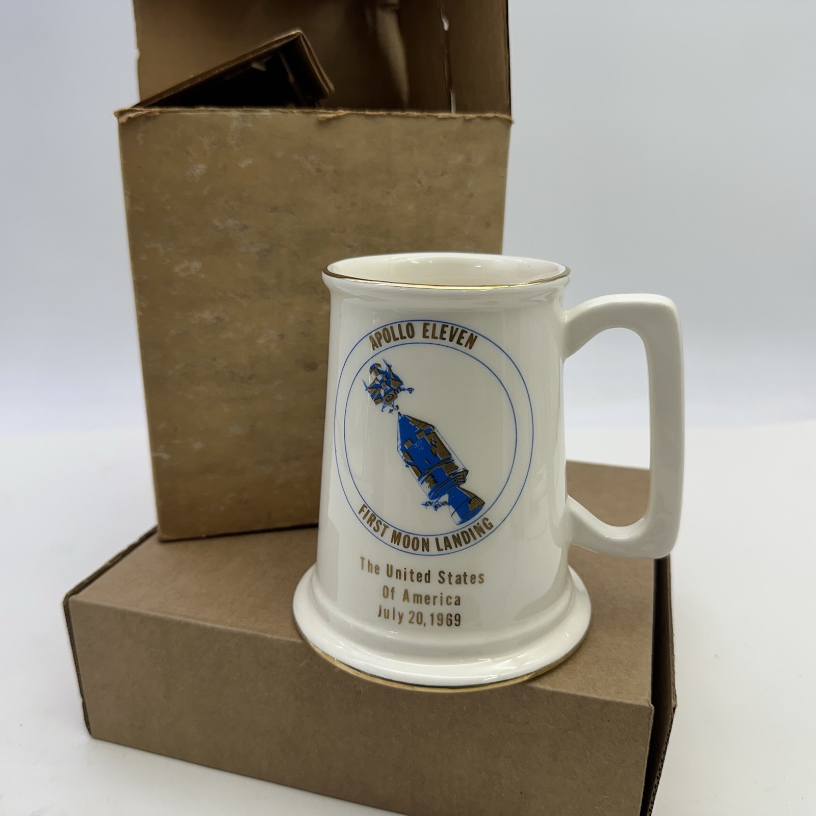 1969 APOLLO 11 1st MOON LANDING MUG VINTAGE Commemorative Florence Ceramics USA