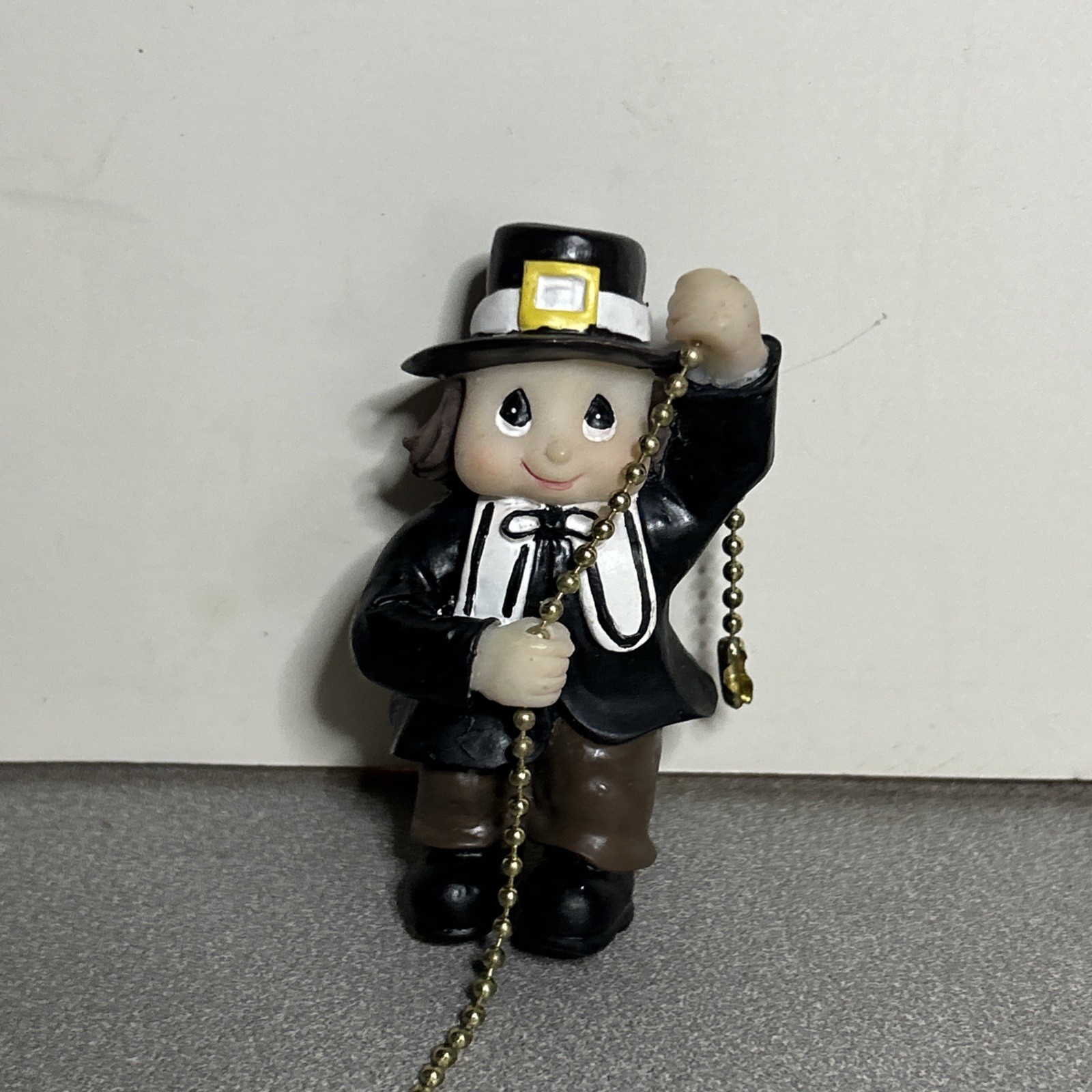 Holiday Characters & Other Ceiling Fan Pull Gold Chain Decor 8" *CHOICE VOL DISC