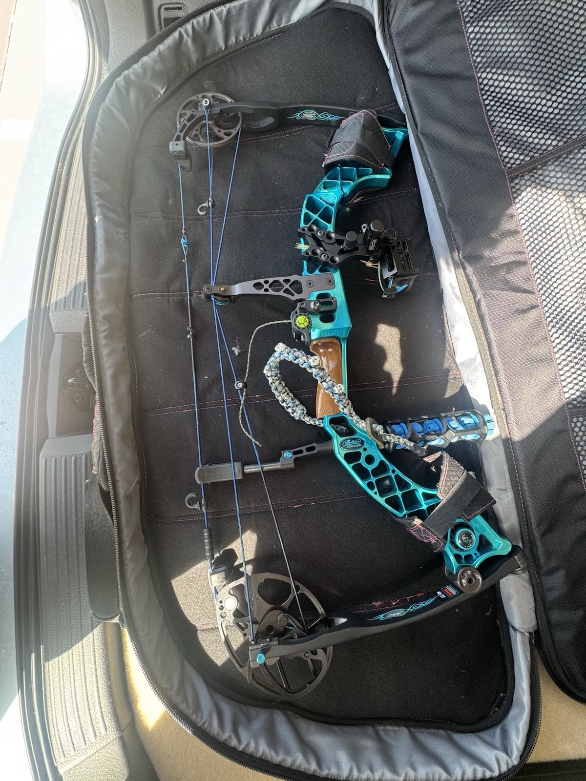 Mathews Jewel V3 RH Compound Bow- - Loaded