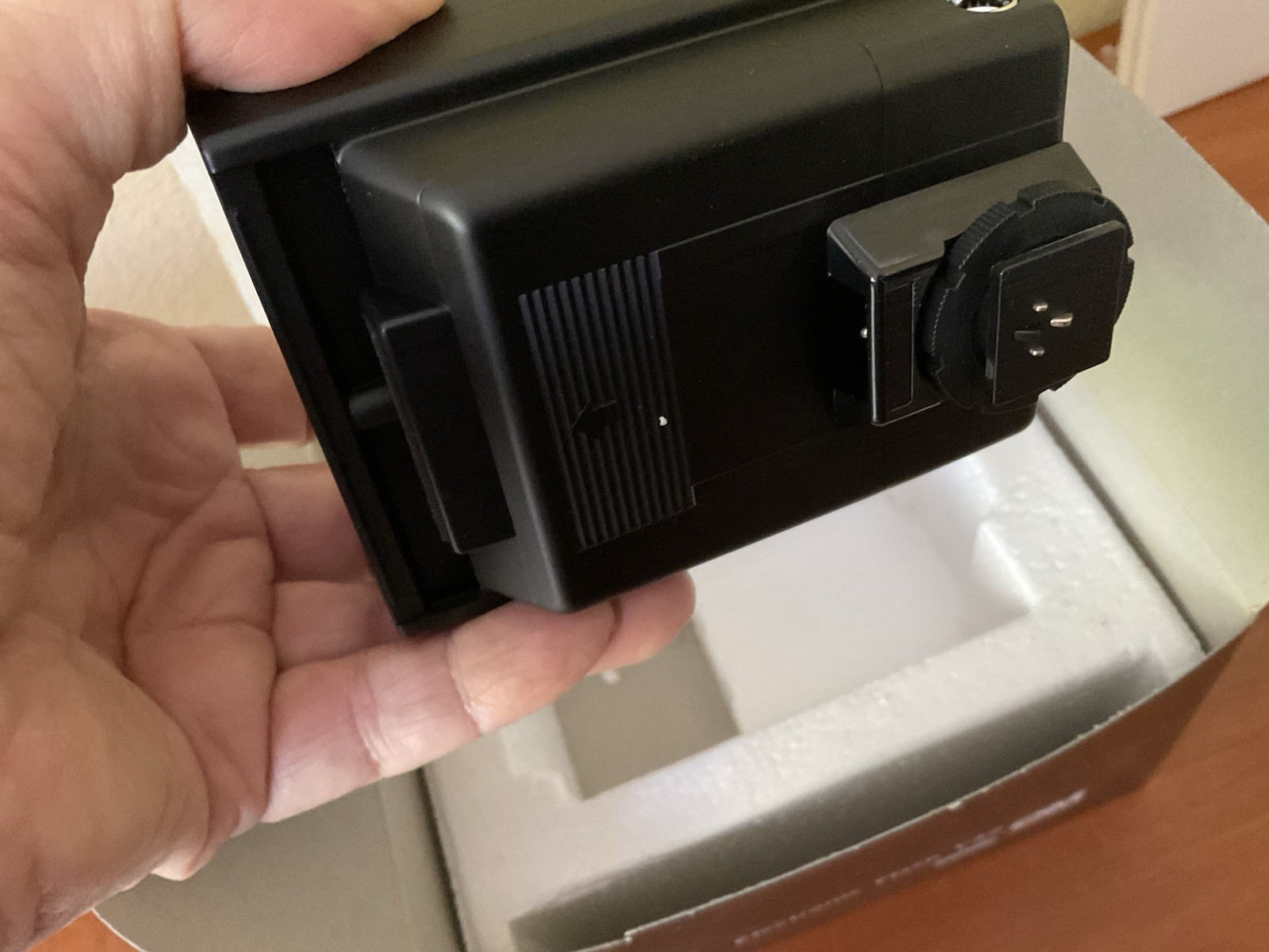 OLYMPUS OM System Electronic Flash Zoom Adapter T 32 - New In Box