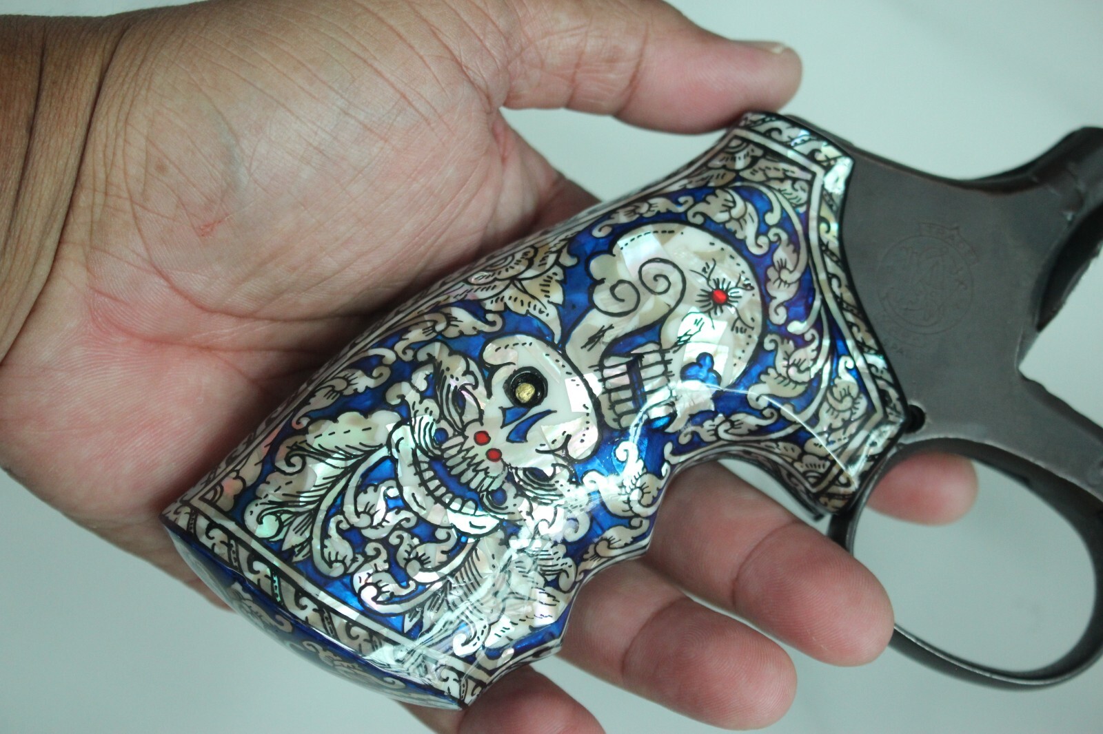 MOTHER OF PEARL GRIPS FOR S&W K, L FRAME SQ/RD BUTT BLUE SKULL ART VITOONMAKERS