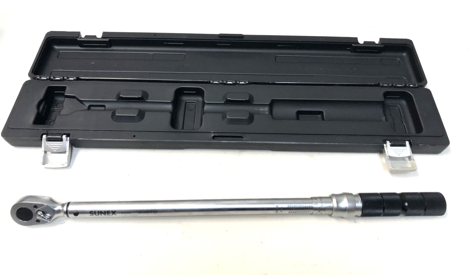 Sunex Tools 20250 1/2 In. Drive 30 - 250 Ft-Lb 48-Tooth Torque Wrench