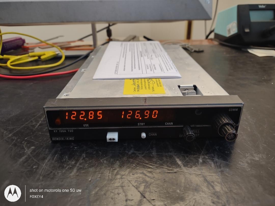 Bendix King KY-196A 28V VHF Comm Transceiver 064-1054-30 YELLOW TAGGED W 8130-3