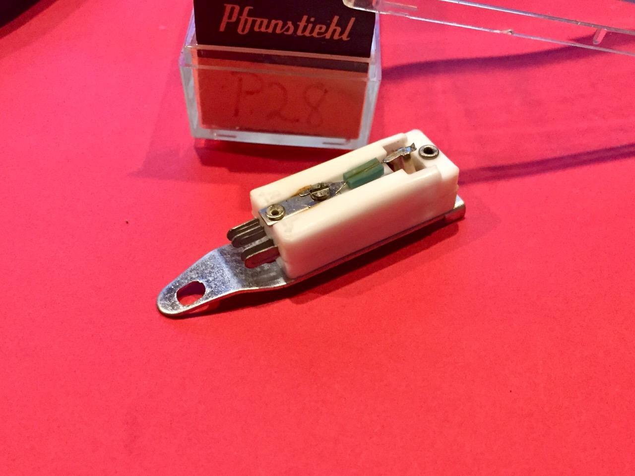 Pfanstiehl P-28 Turntable Cartridge & Needle/Stylus Magnavox 560313-1 Sanyo