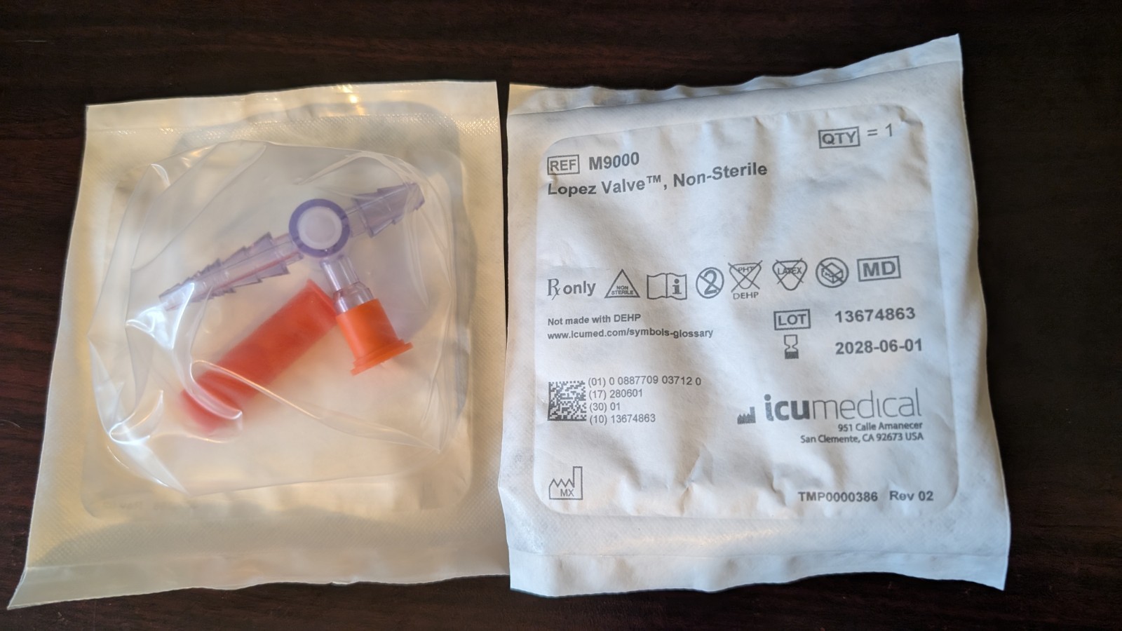 ICU Medical M9000 Lopez Valve (2 count)