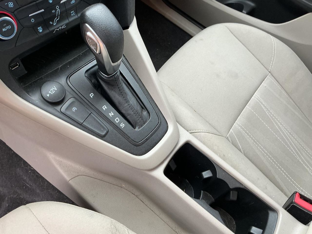 FOCUS 2018 Glove Box 5027623