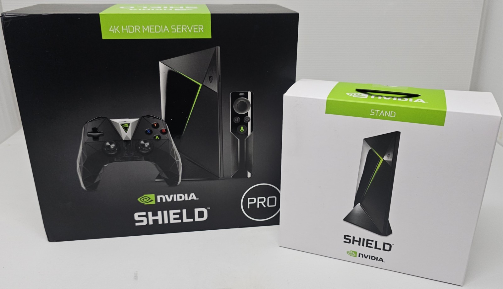 Nvidia Pro Shield 4K HDR Media server 500GB P2571 Remote and Controller + Stand