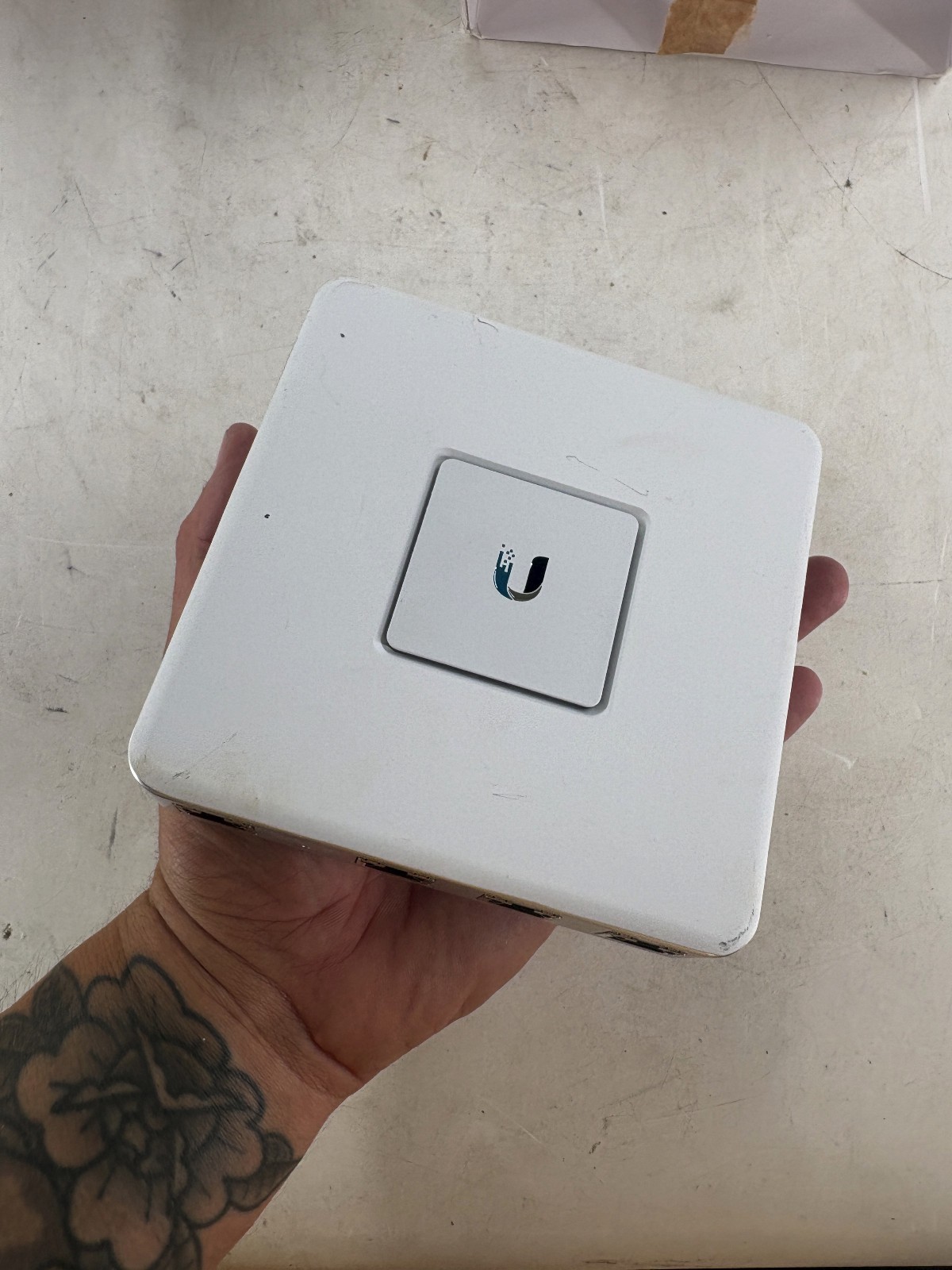 UBIQUITI UNIFI Security  Gateway  (USG) 3 Port Gigabit Firewall USG-3P