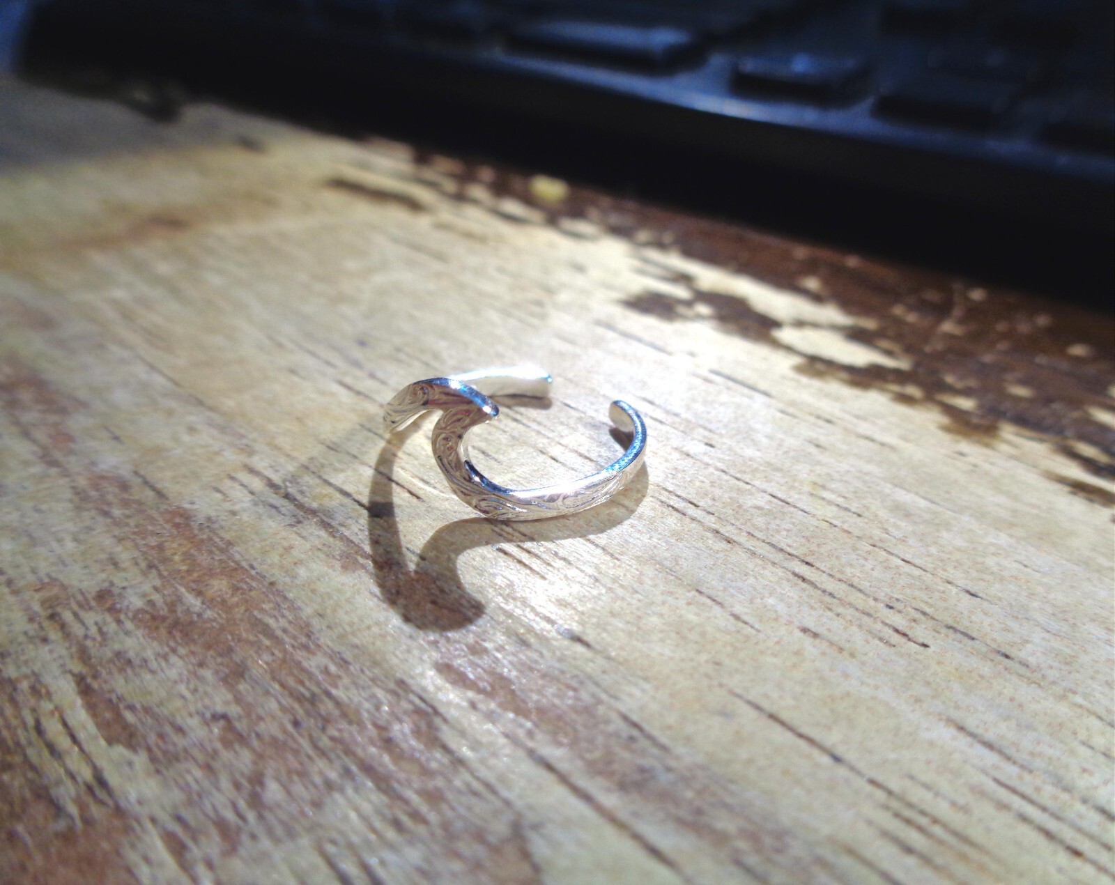 SOLID 925 SILVER ENGRAVED OCEAN SCROLLS HAWAIIAN BREAKING/CRESTING WAVE TOE RING