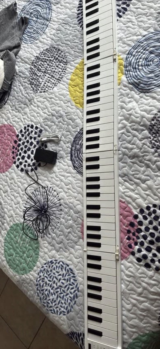 Carry-on Folding Piano 88 88-Key White Keyboard Built-In Speaker Bag Pedal USB