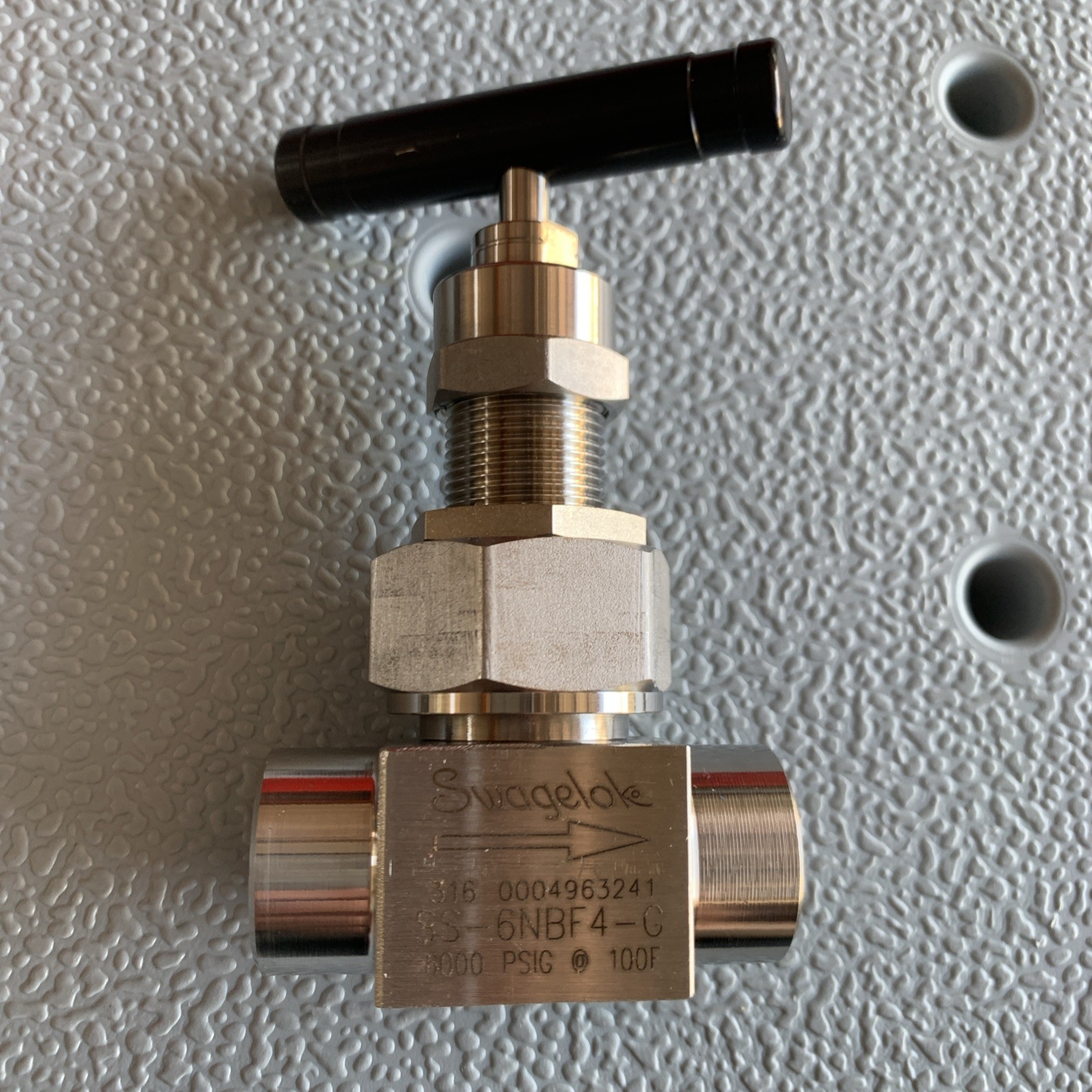 Swagelok SS-6NBF4-G SS Union Bonnet Needle Valve 6000PSIG 100F Grafoil Packing