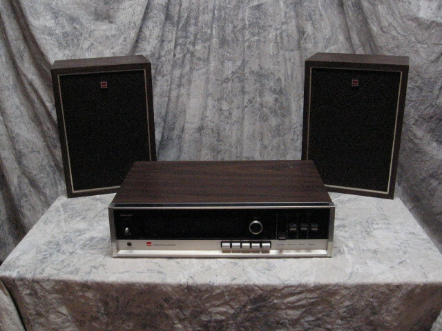 Vintage Sharp Solid State AM/FM Stereo Tuner Amp Model SA-301U with Speakers