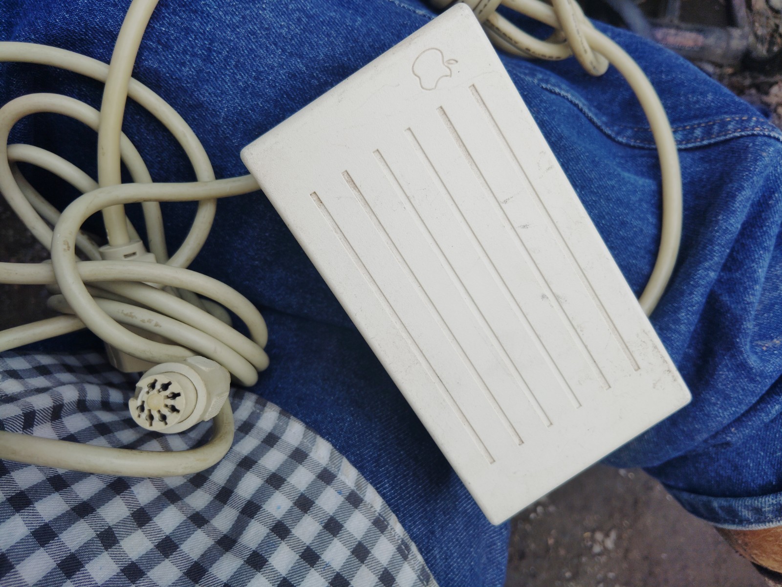 Vintage Apple IIc 2c Power Supply A2M4017 15V 1.2A 18W Power Adapter-Untested