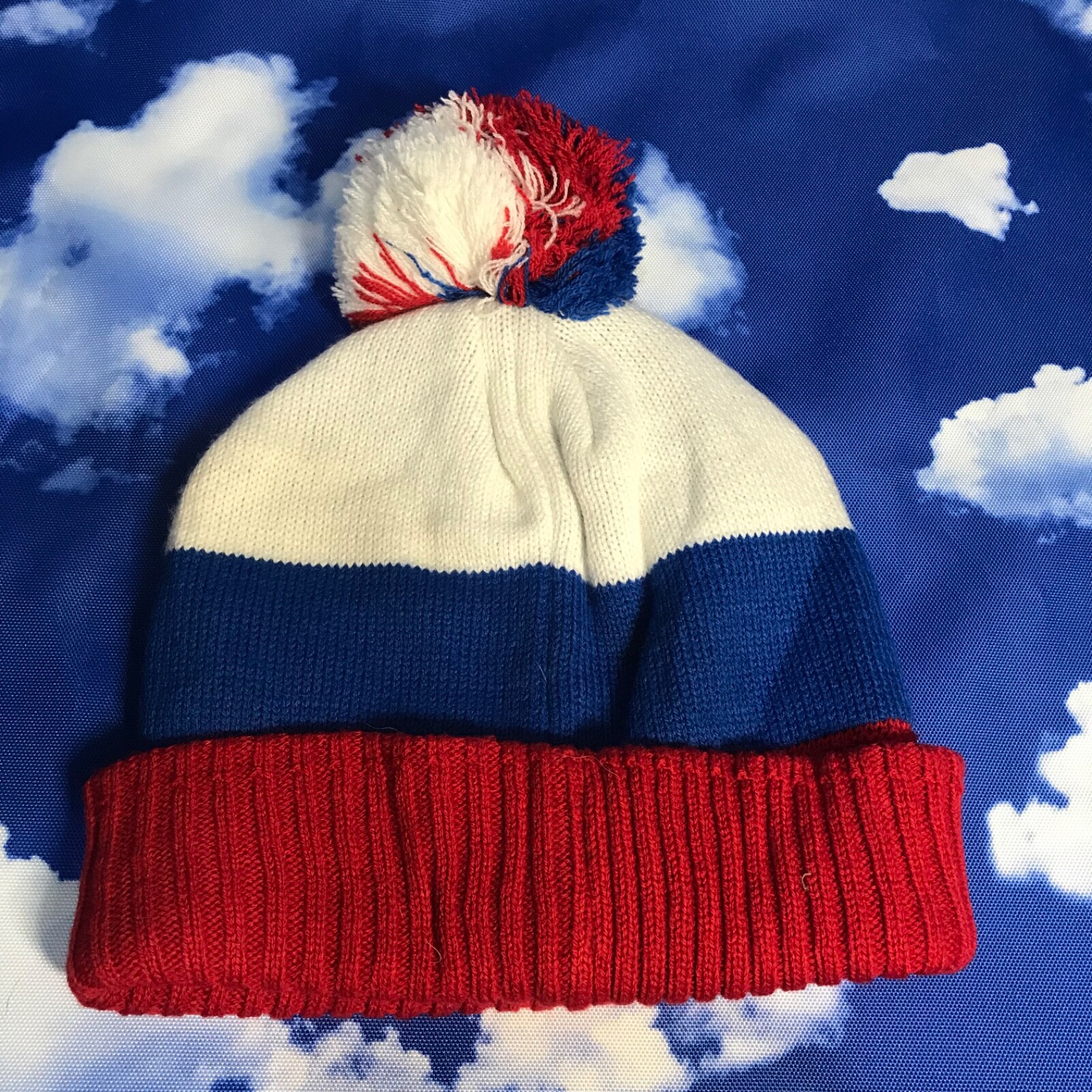USA Winter Hat Beanie Cap Caesar’s red white blue 22 Win-1