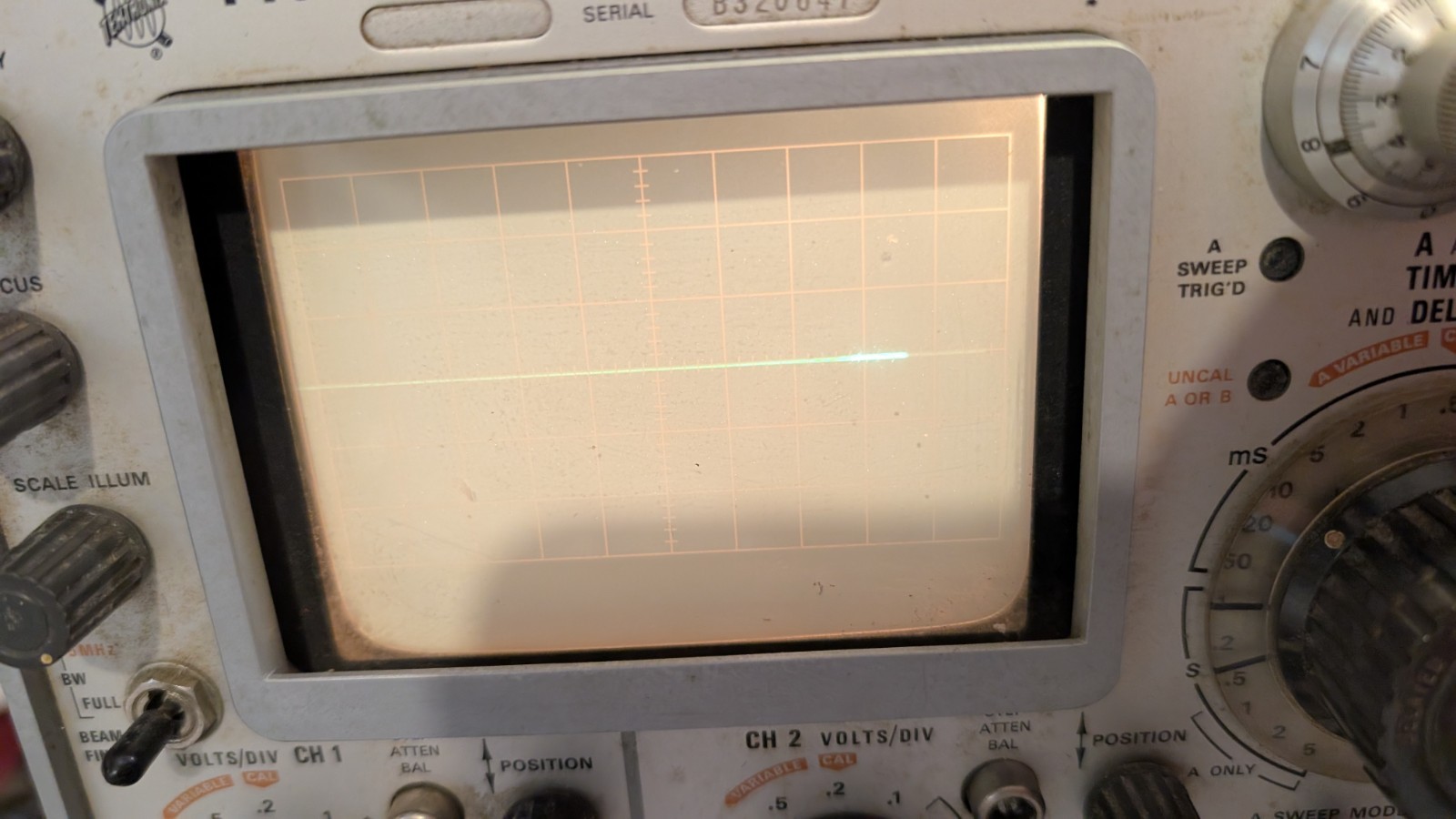 Tektronix Type 454 Oscilloscope powers up, working