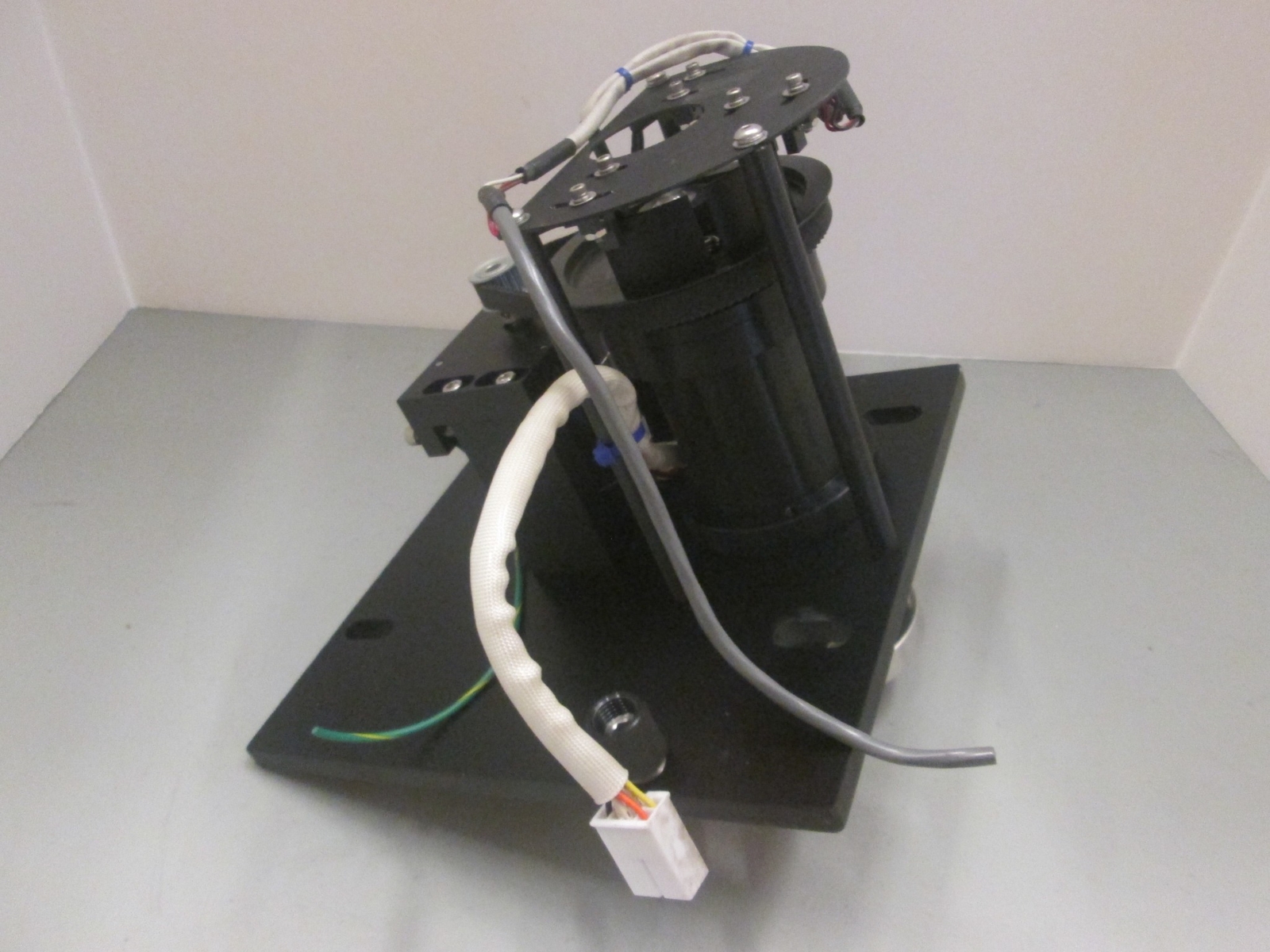 Hine Design, Robot End Stage, 017453, For Parts, Used