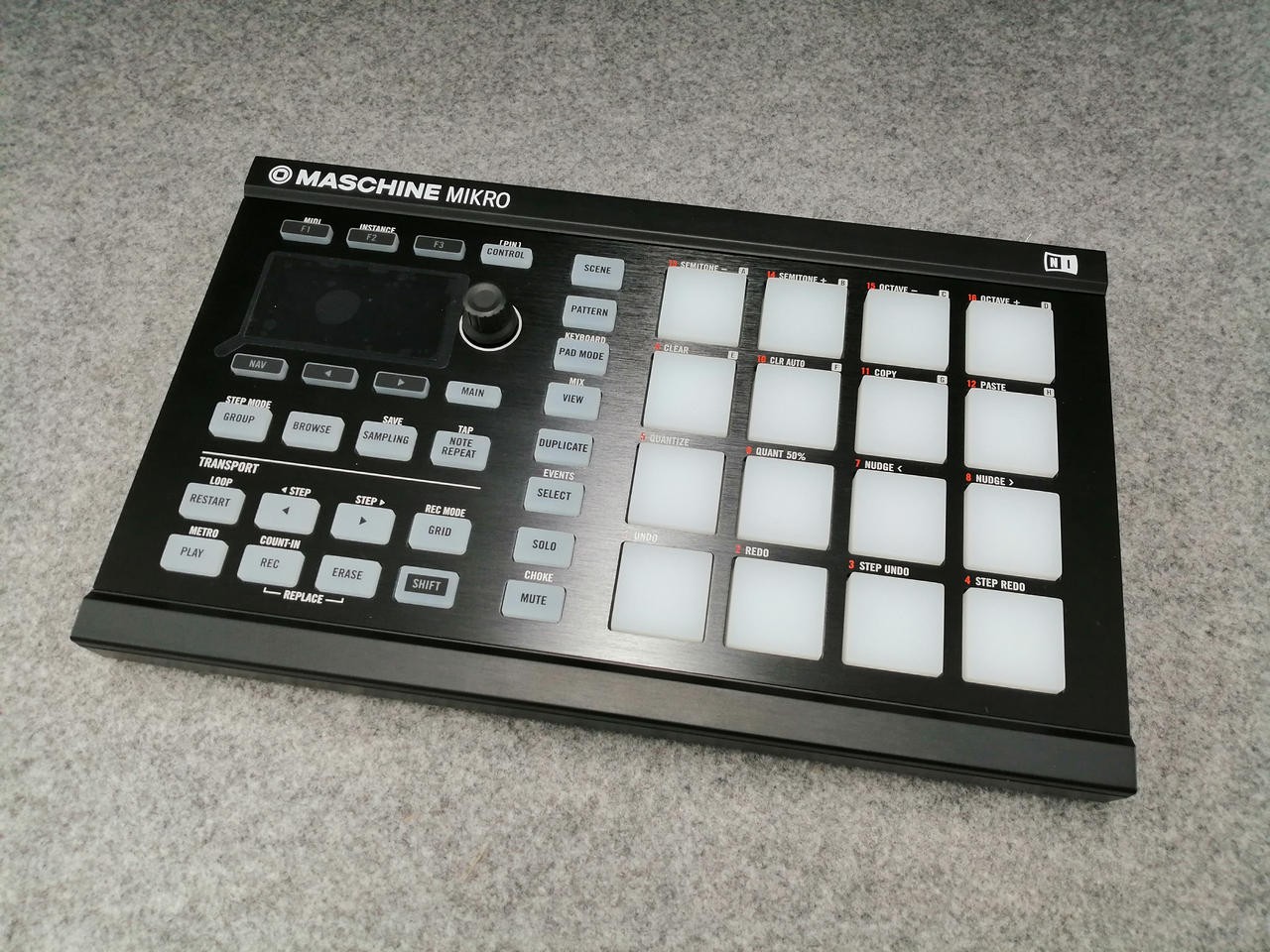 Native Instruments Maschine Mikro MK2 Controller Compact Sequencer MIDI USB