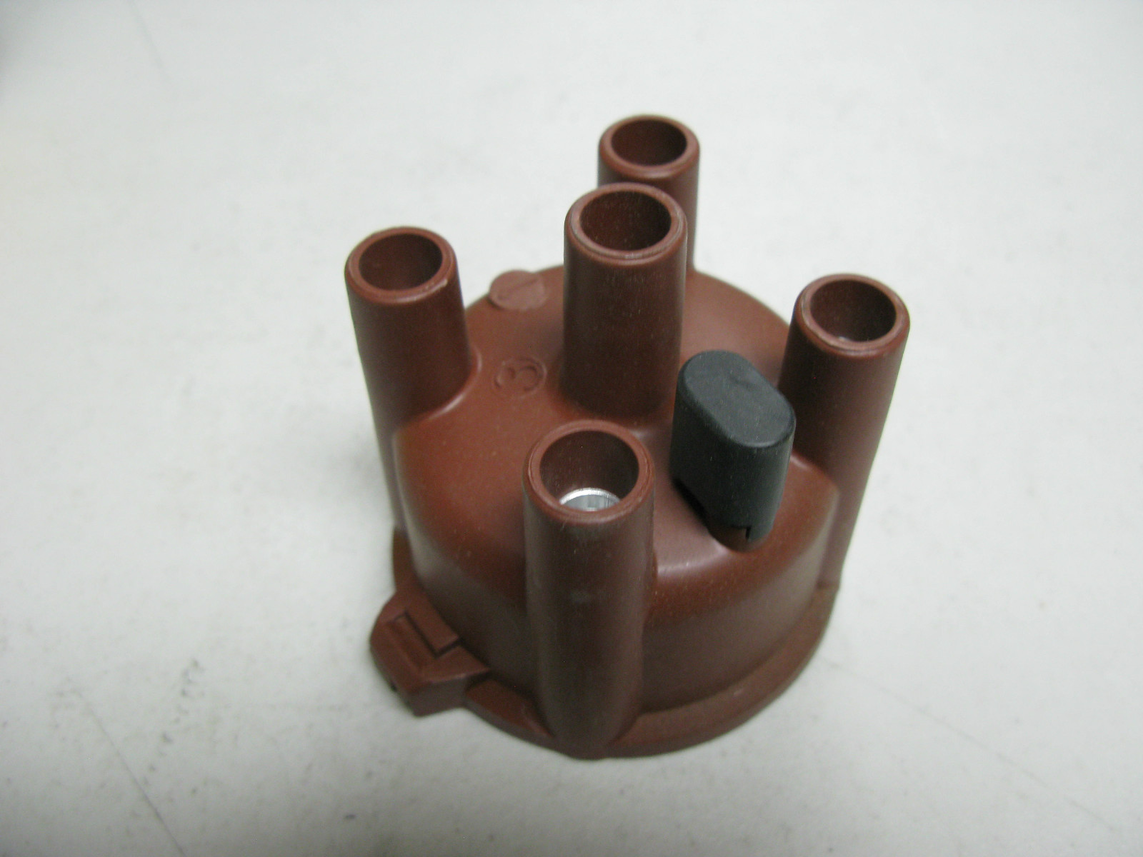 BOSCH 03188 DISTRIBUTOR CAP 8942167300 fits Chevy Isuzu 1983-1987