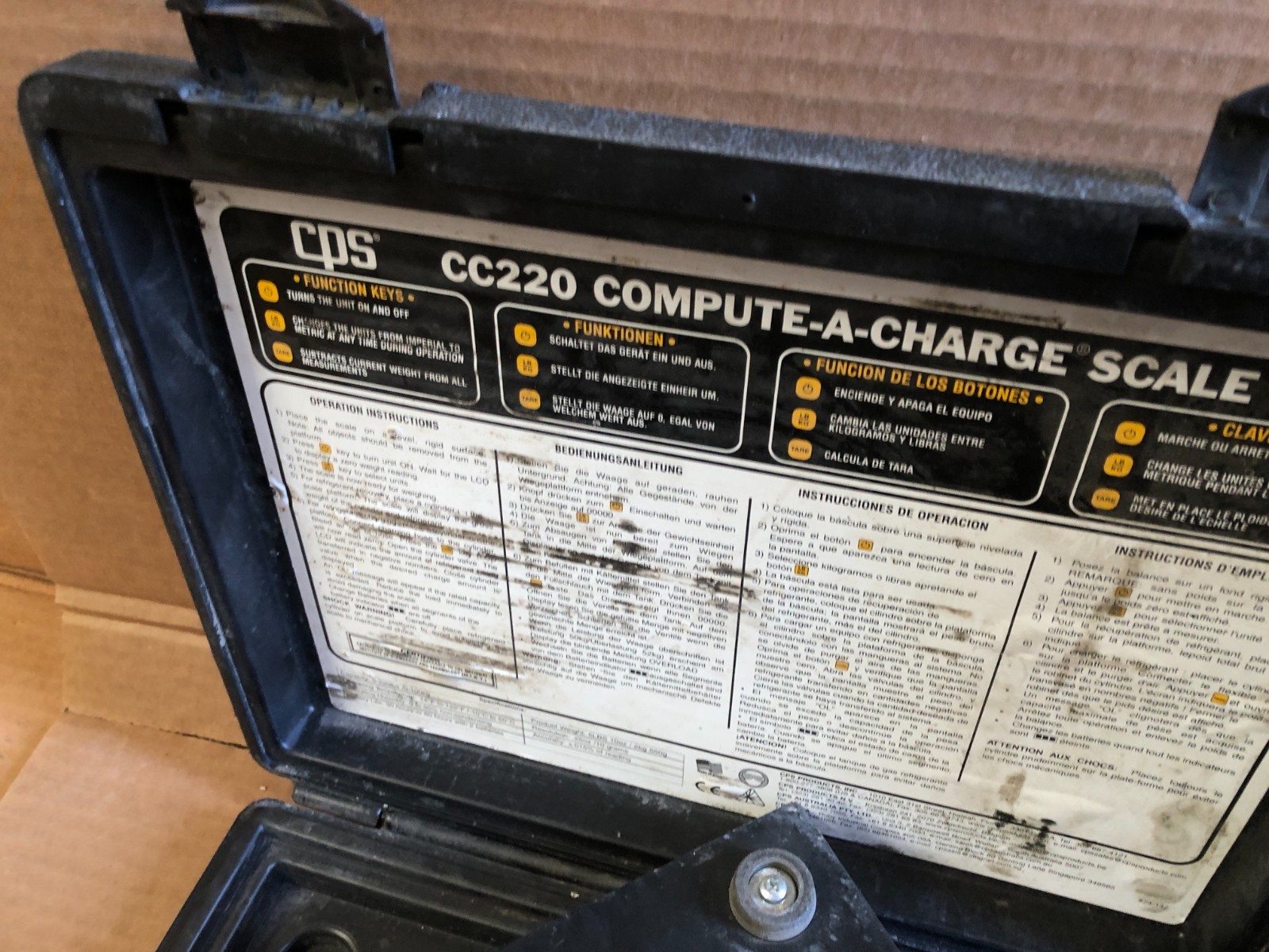 CPS CC220 Compute-A-Charge Refrigerant Charging Scale - W/Hard Case