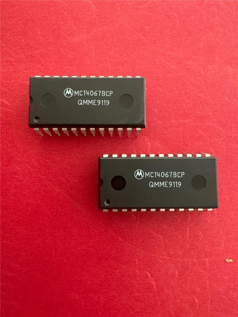 MC14067BCP 14067 Motorola Integrated Circuit Thru-Hole 24 Pin Dip (Qty 2) *NEW*