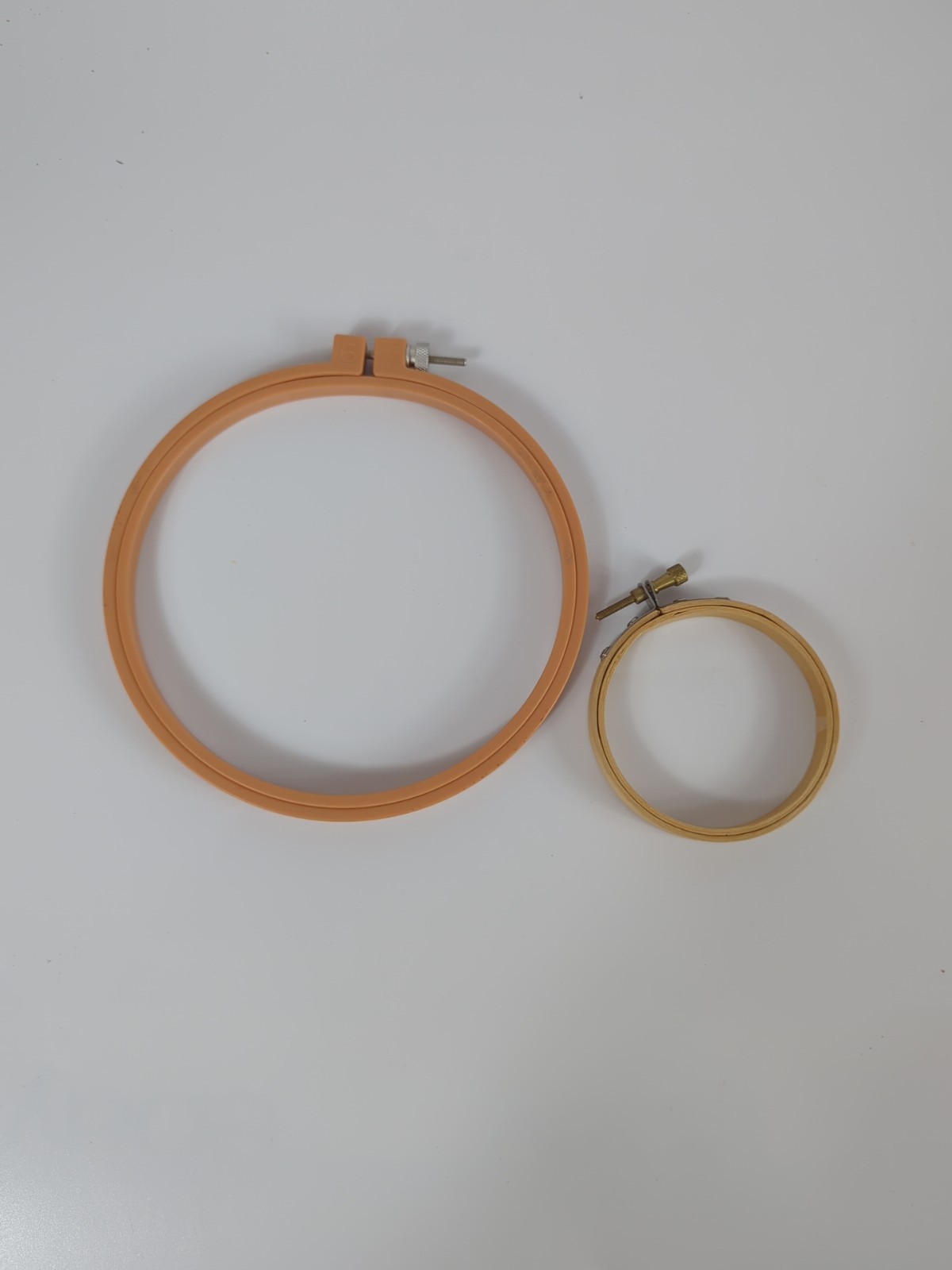 Embroidery Hoop Lot Of 2 Unmarked Vintage 3" Wood 6" Plastic USA Taiwan