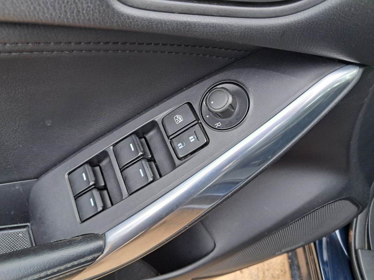 6 2015 Glove Box 4877197