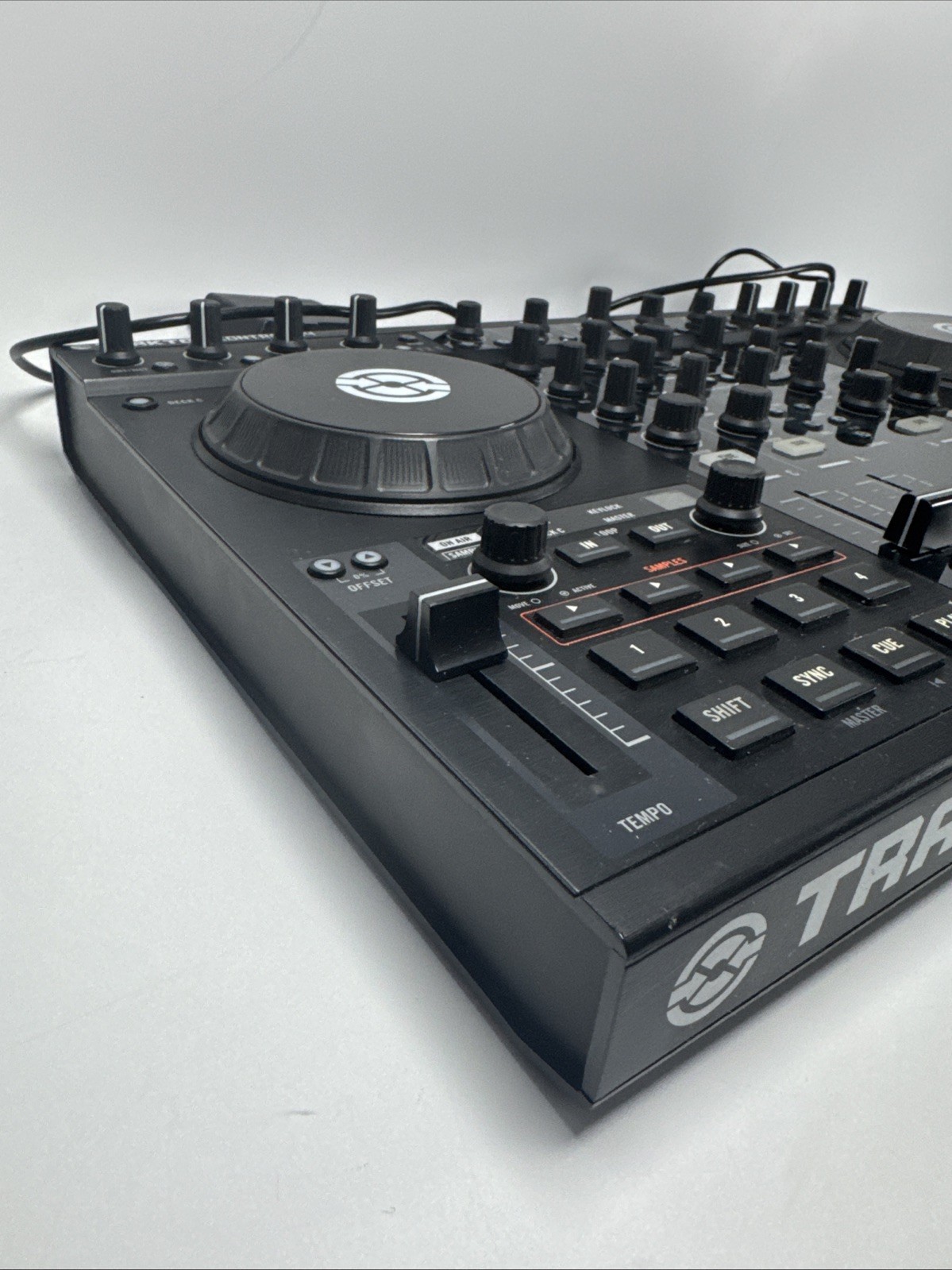 Native Instruments Traktor Kontrol S4 MK1 DJ Controller 4-Channel Black