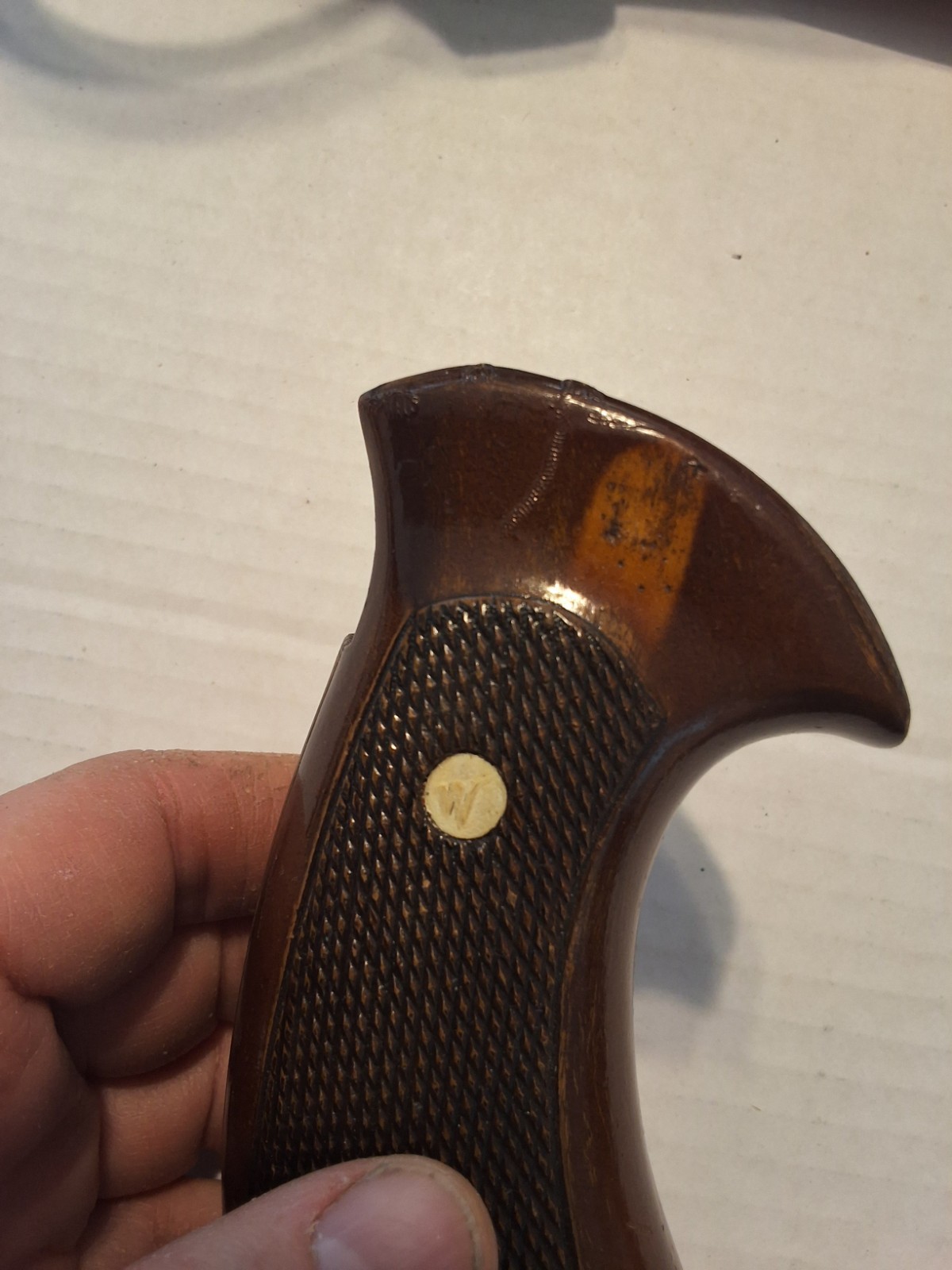 DAN WESSON GRIPS WOOD BROWN CHECKERED