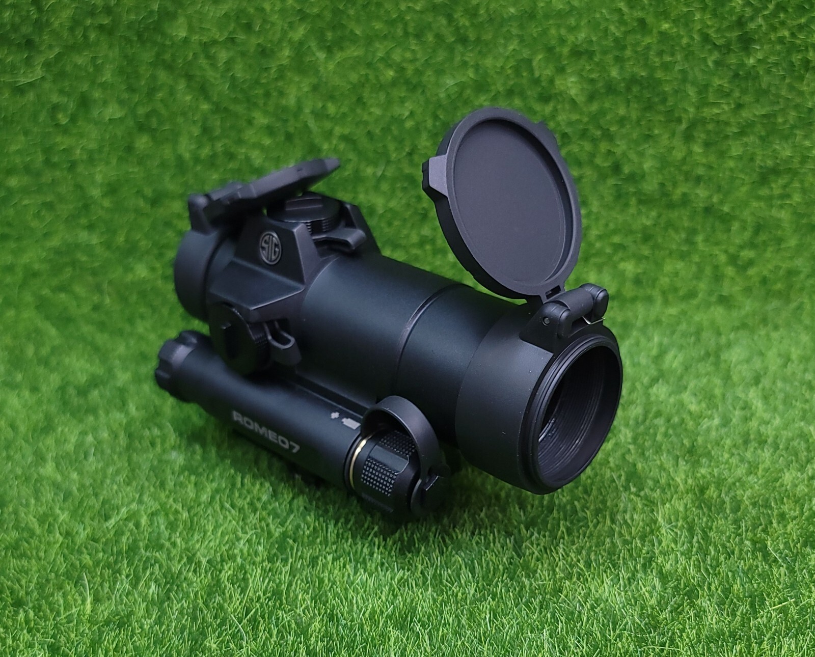 Sig Sauer ROMEO7 1x30mm Red Dot Sight w/ 3 MOA Dot Reticle - SOR71001