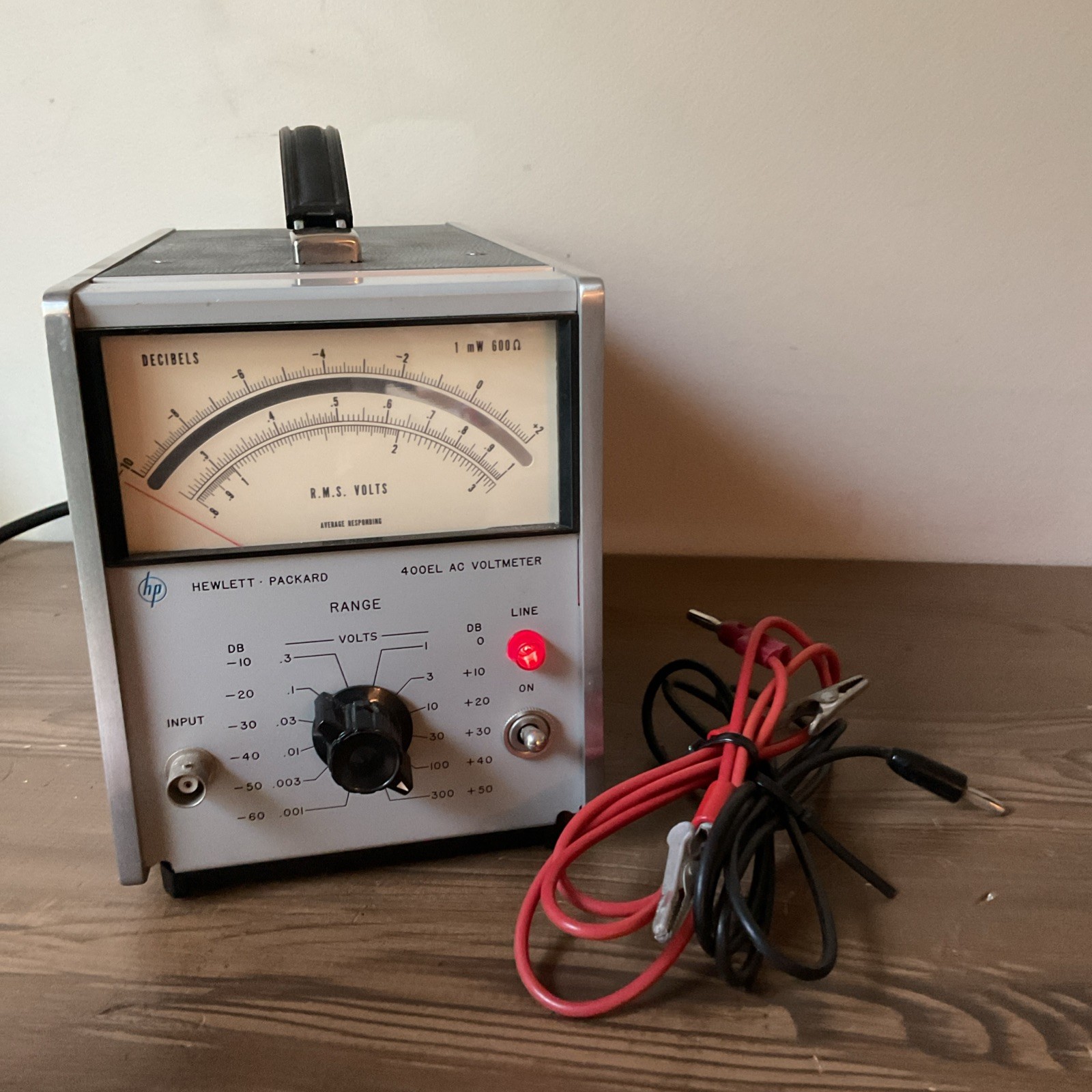 Vtg Hewlitt Packard 400EL AC Voltmeter w/2 Probes-Works