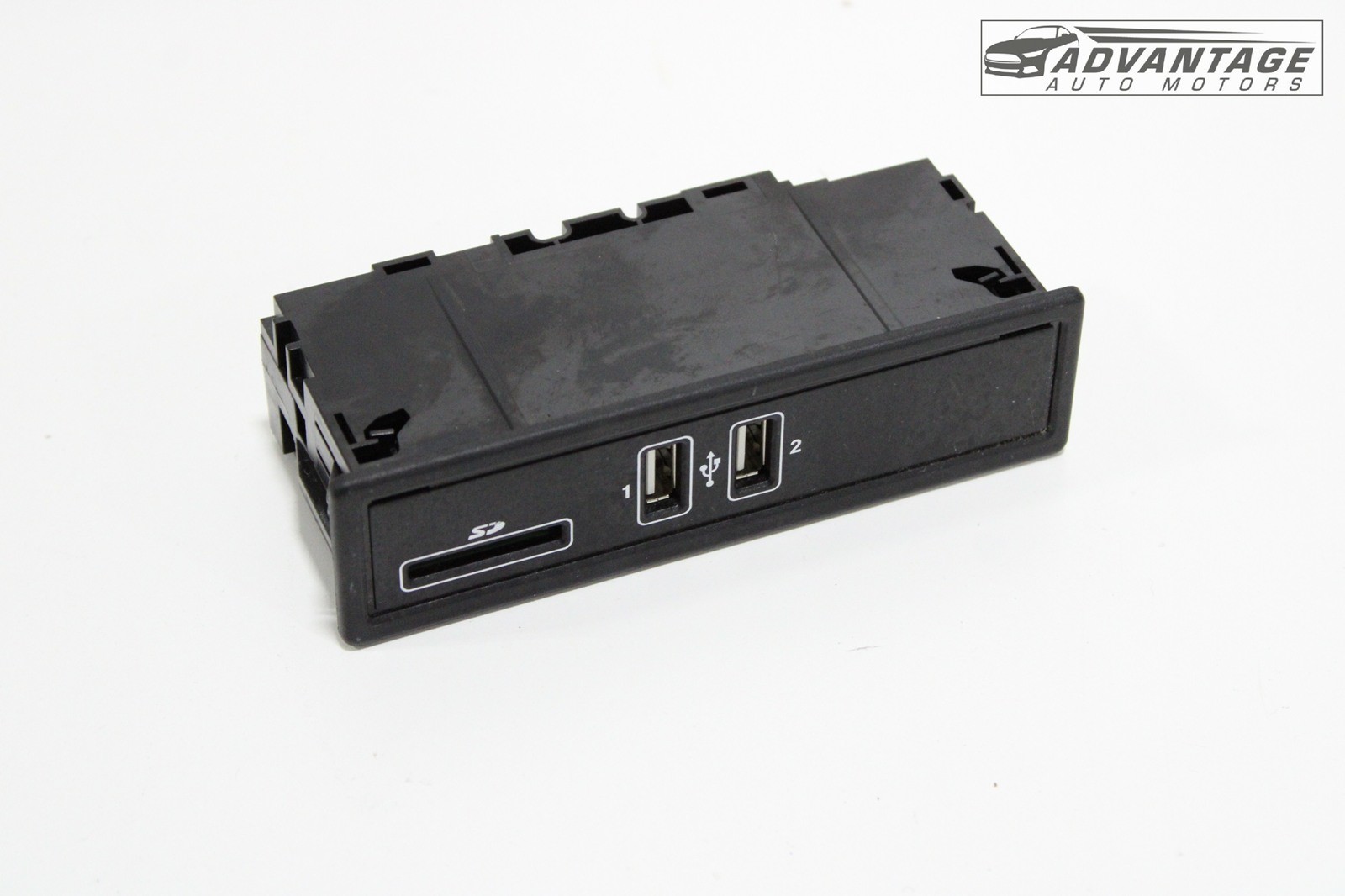 2017-2019 MERCEDES E300 W213 FRONT CONSOLE USB DUAL AUXILIARY JACK PORT HUB OEM