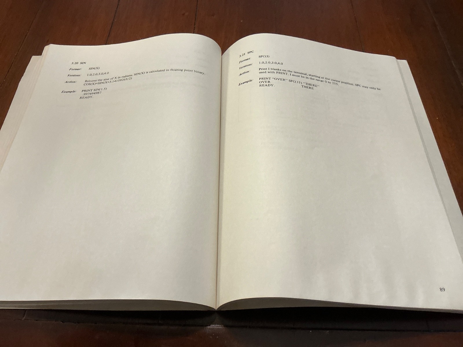 VTG USER'S REFERENCE MANUAL COMMODORE BASIC VERSION 1982