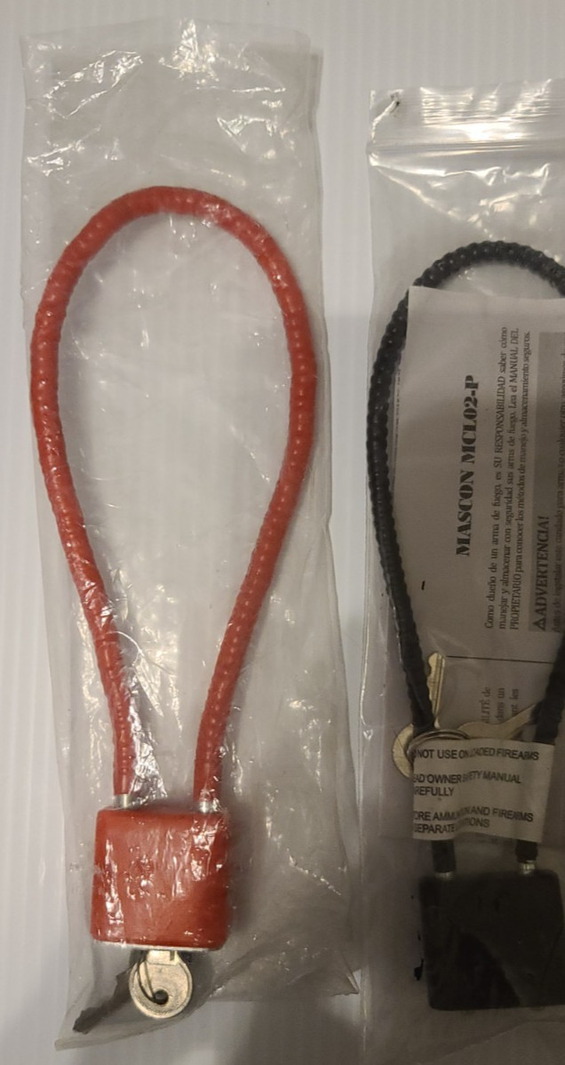 Five Gun locks with keys