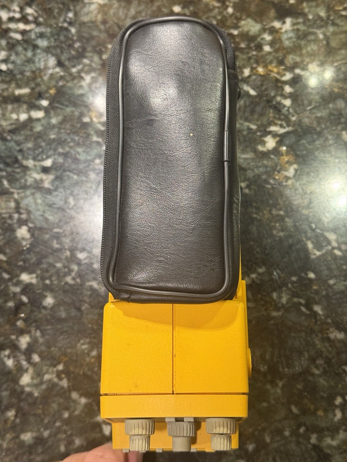 Tektronix 222 SDU portable 10MHZ - Yellow