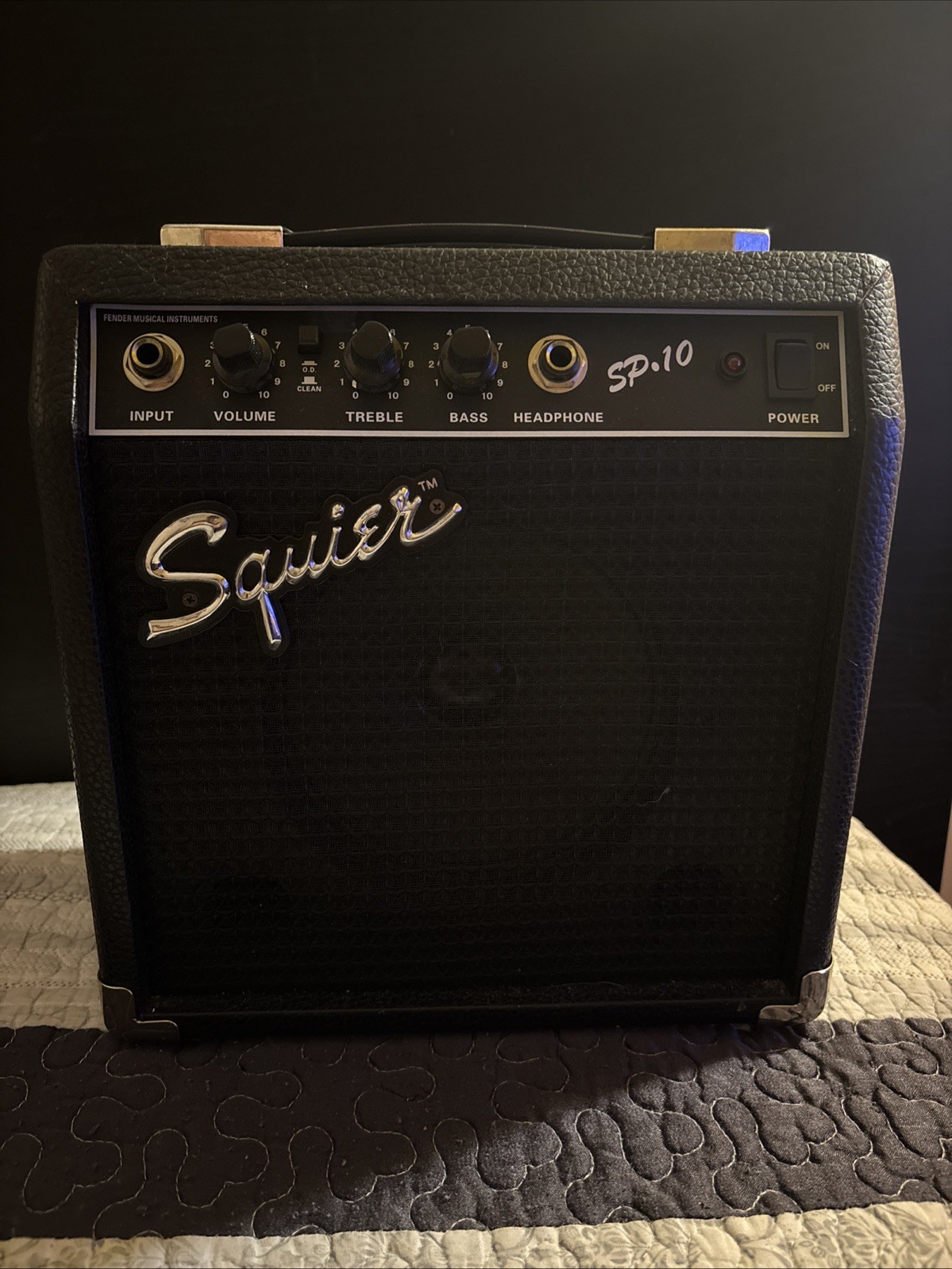 Fender Squier SP 10 22W Electric & Bass Amplifier - TESTED AND WORKING