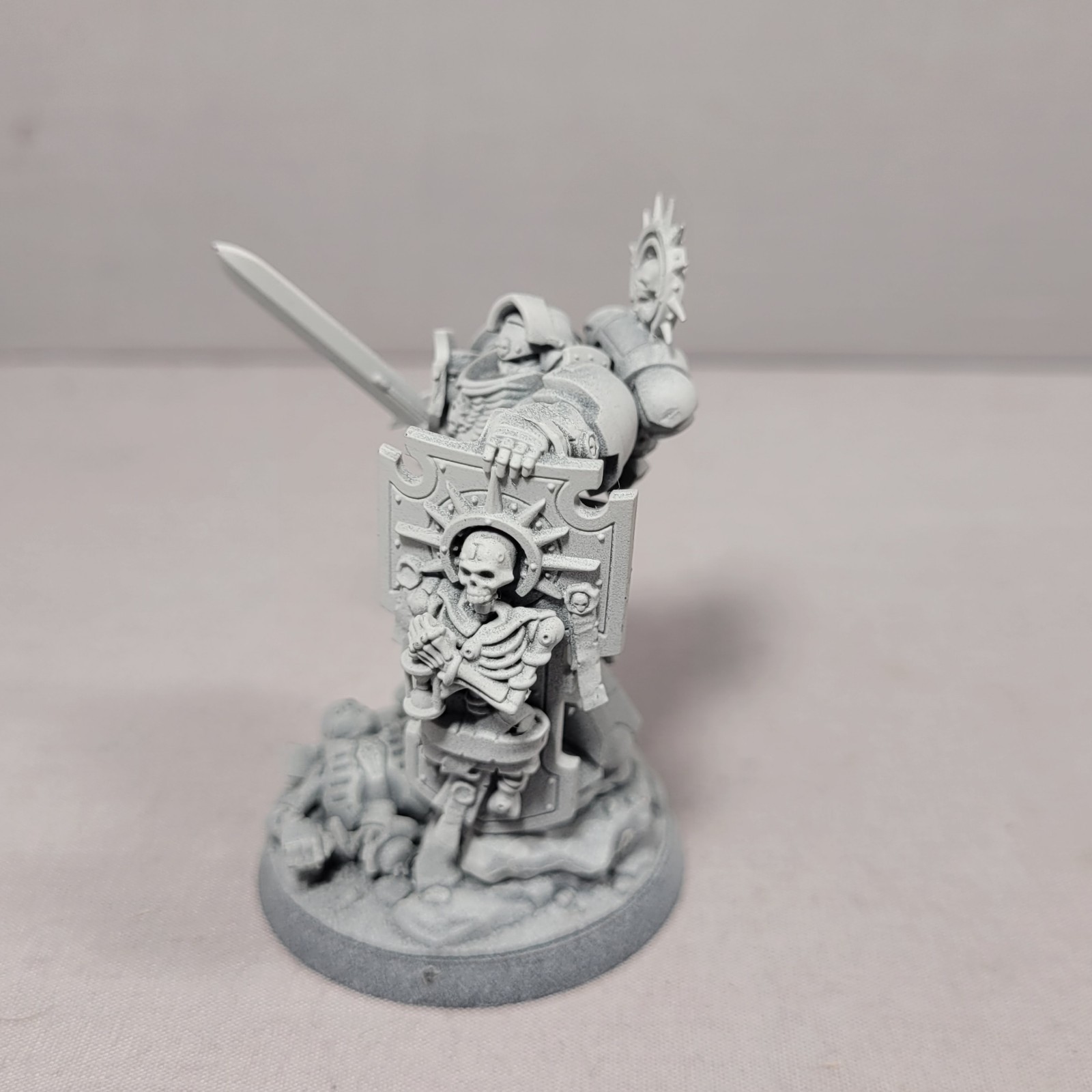 Captain with Relic Shield Space Marines Warhammer 40k Games Workshop